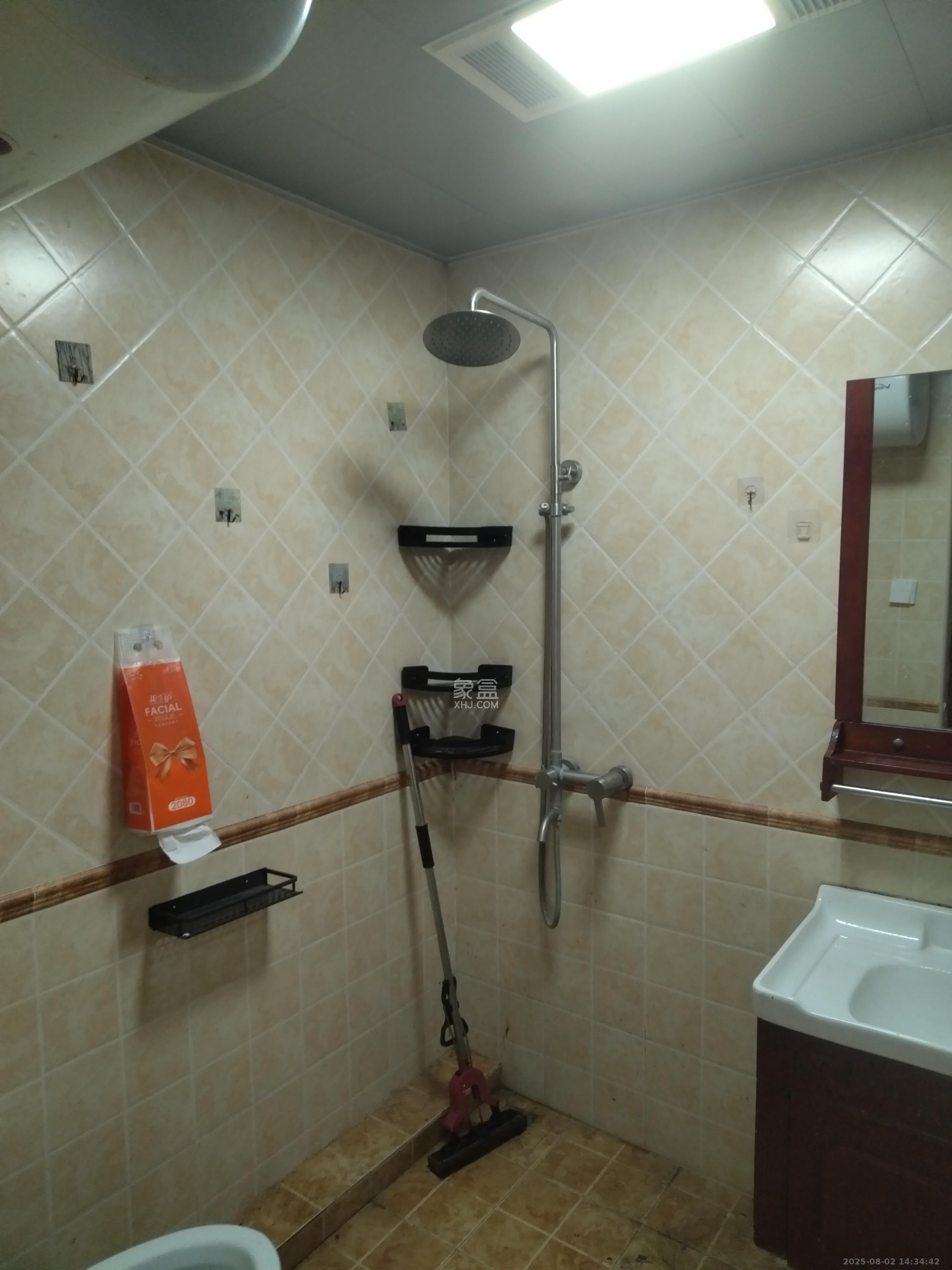 钰龙天下二期(钰龙佳园) 1室1厅1卫 1200.0元/月 钰龙天下二期(钰龙佳园) 1室1厅1卫 1200.0元/月室内图