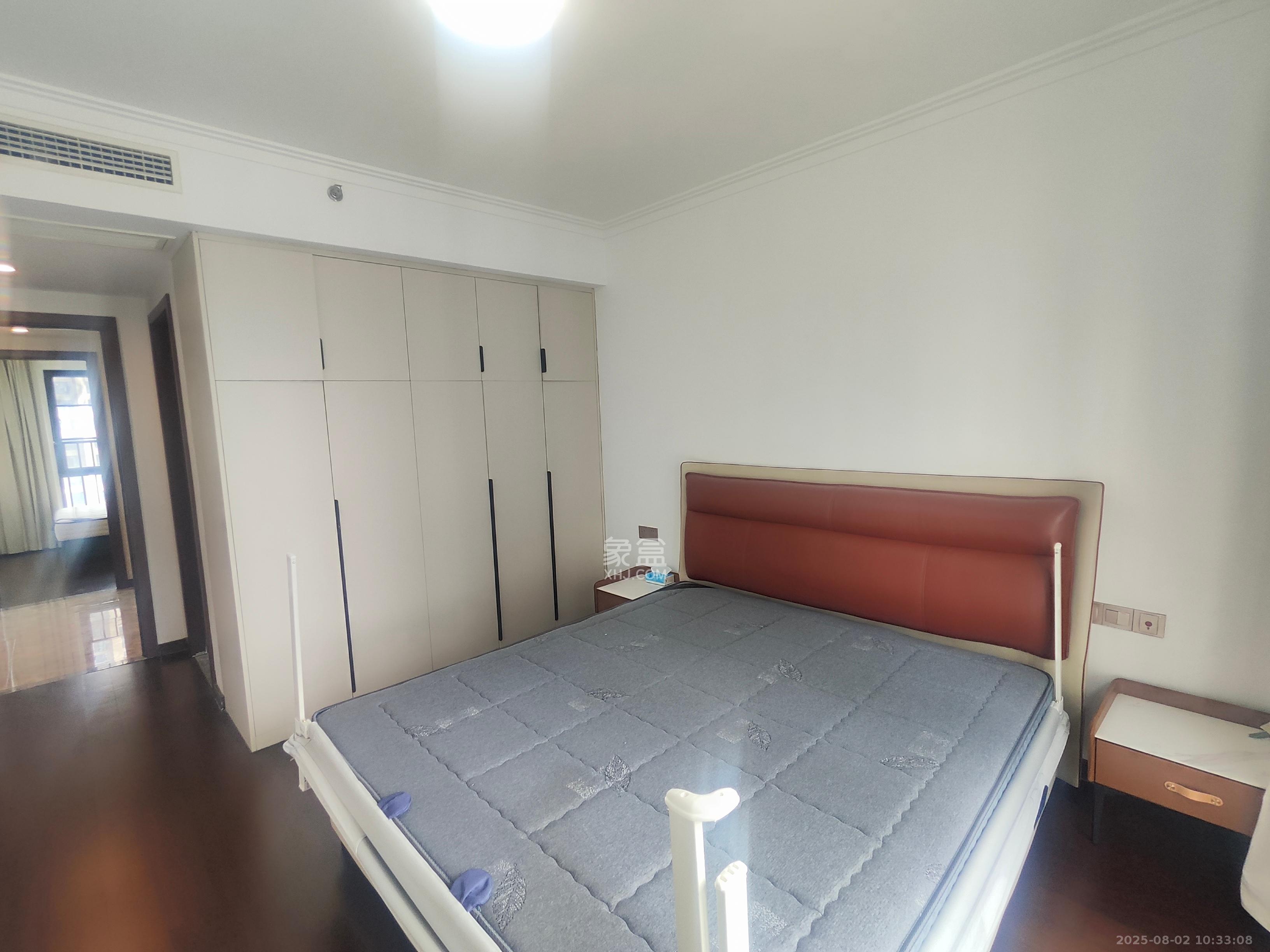 绿地长沙城际空间站(绿地新里佳苑) 4室2厅2卫 3800.0元/月 绿地长沙城际空间站(绿地新里佳苑) 4室2厅2卫 3800.0元/月室内图