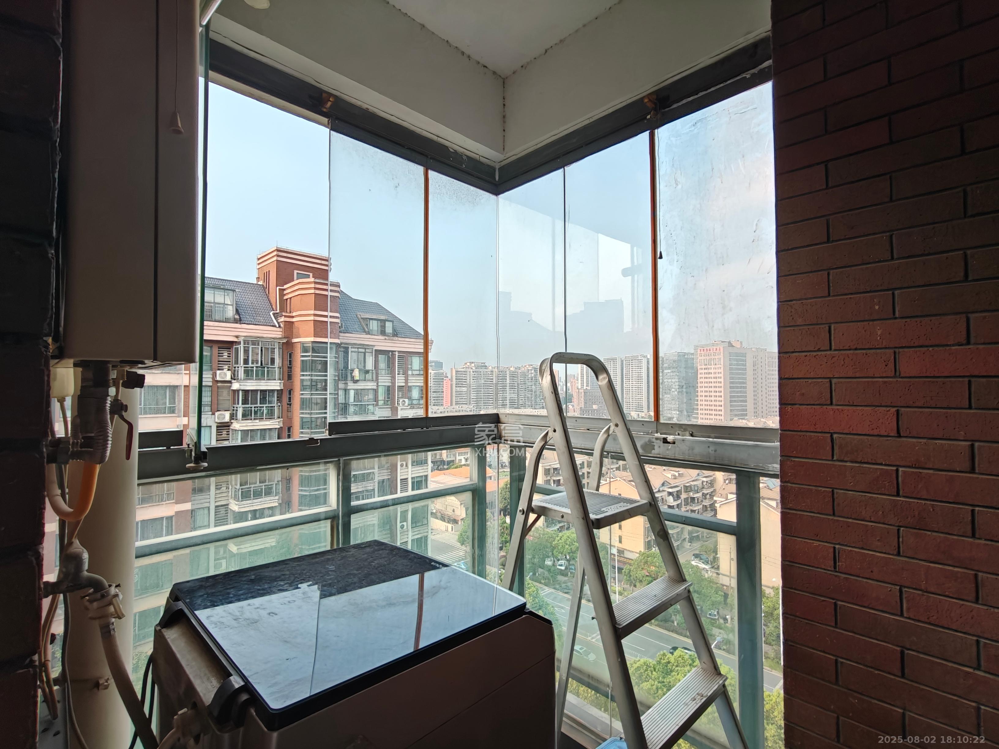 奥林匹克花园  3室2厅2卫    2600.0元/月 奥林匹克花园  3室2厅2卫    2600.0元/月室内图