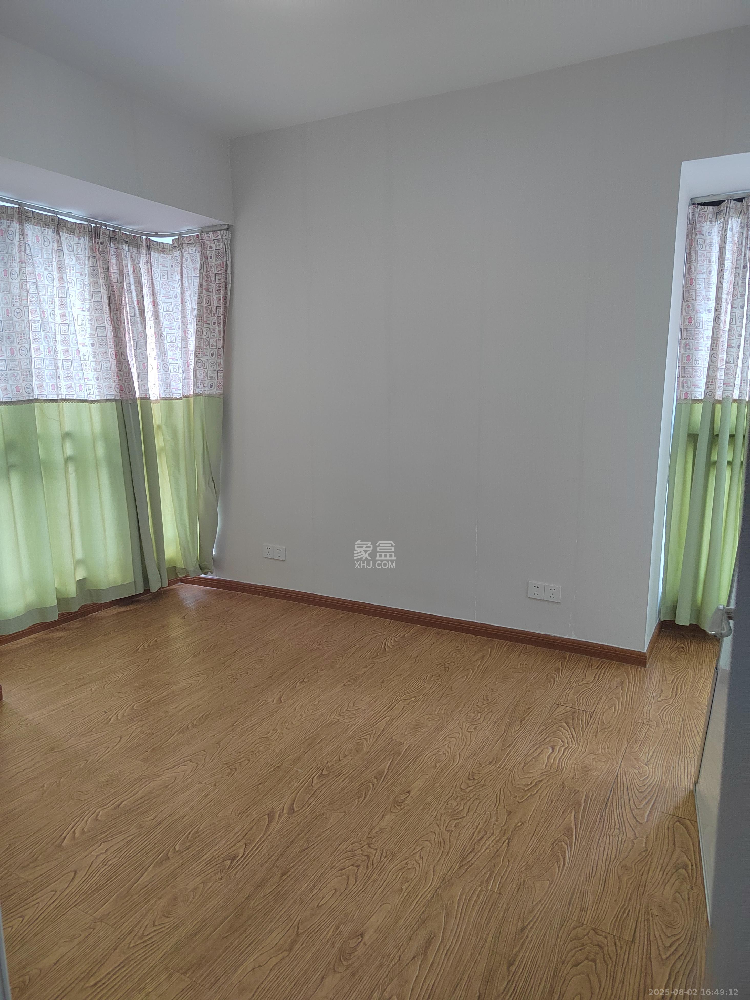 湘域熙岸 4室2厅2卫 4500.0元/月 湘域熙岸 4室2厅2卫 4500.0元/月室内图