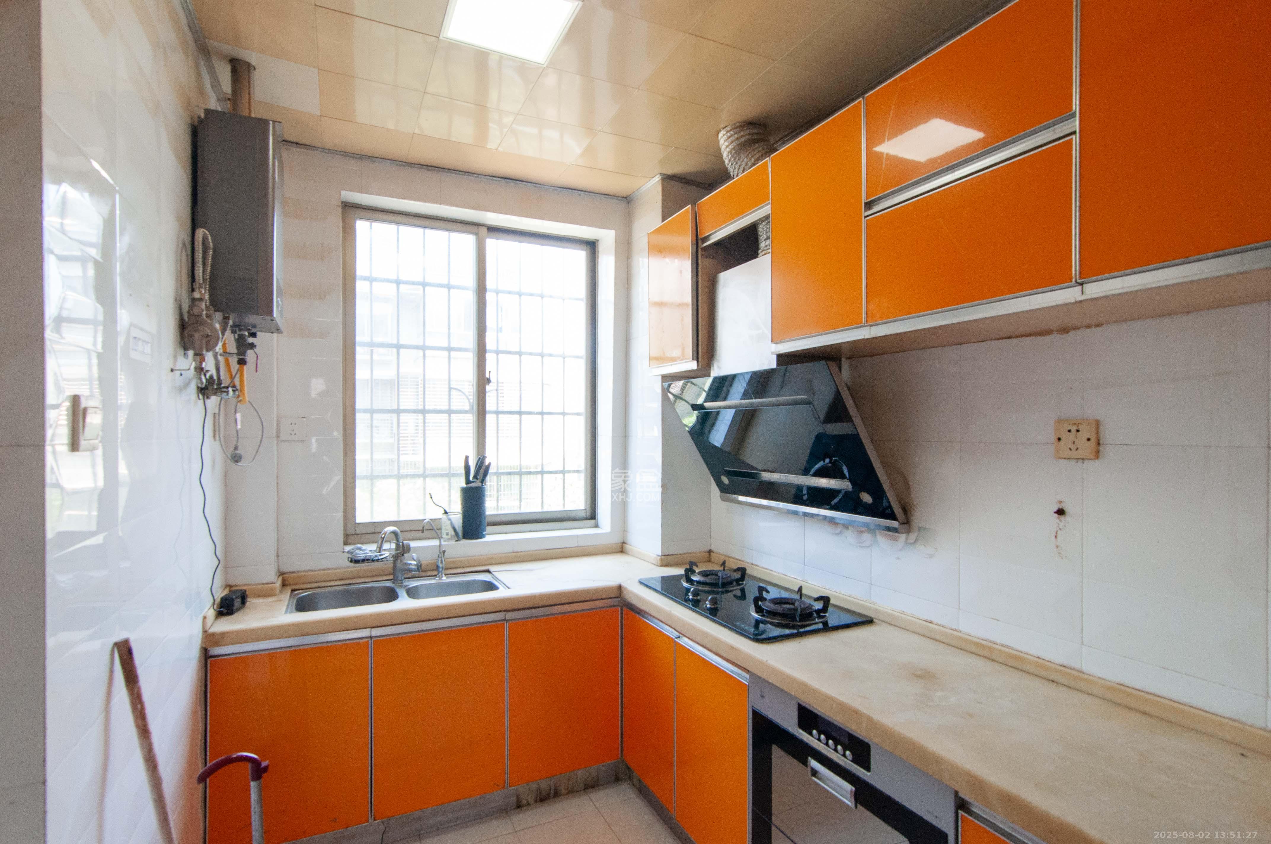 麓谷沐春园  4室2厅2卫    94.8万 麓谷沐春园  4室2厅2卫    94.8万厨房