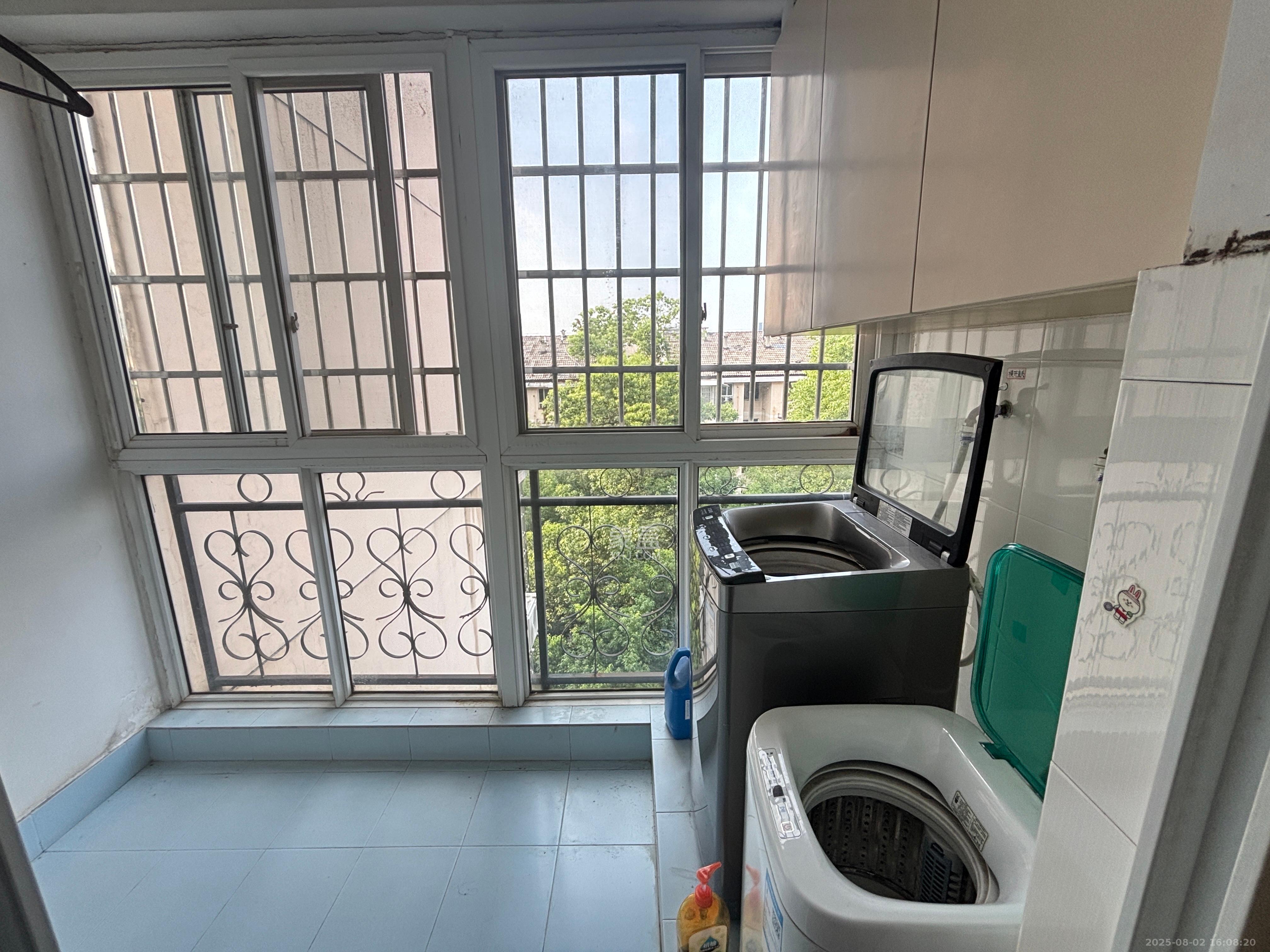 新点苑 3室2厅2卫 1800.0元/月 新点苑 3室2厅2卫 1800.0元/月室内图