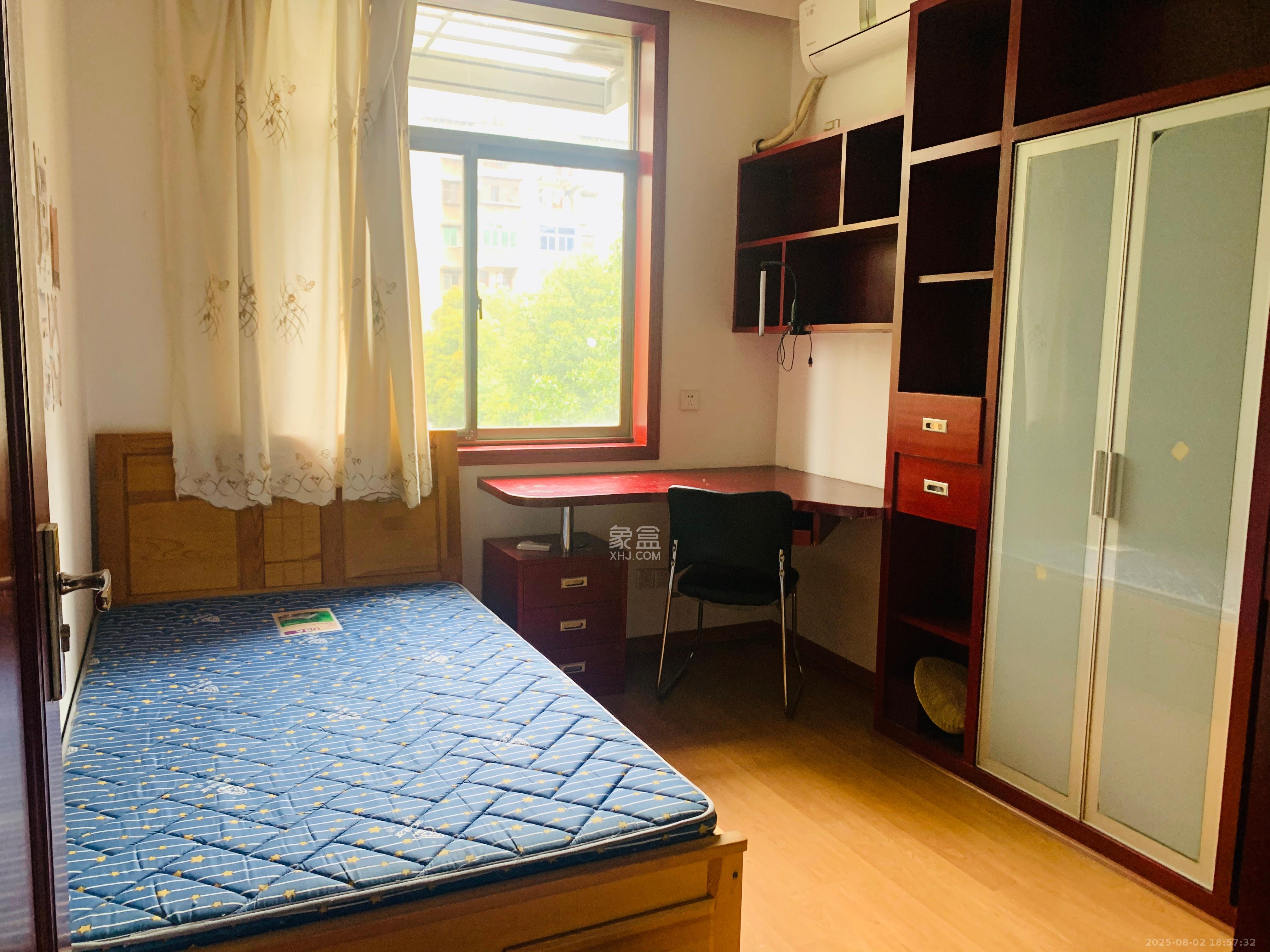 芙蓉公寓 3室2厅2卫 2500.0元/月 芙蓉公寓 3室2厅2卫 2500.0元/月室内图