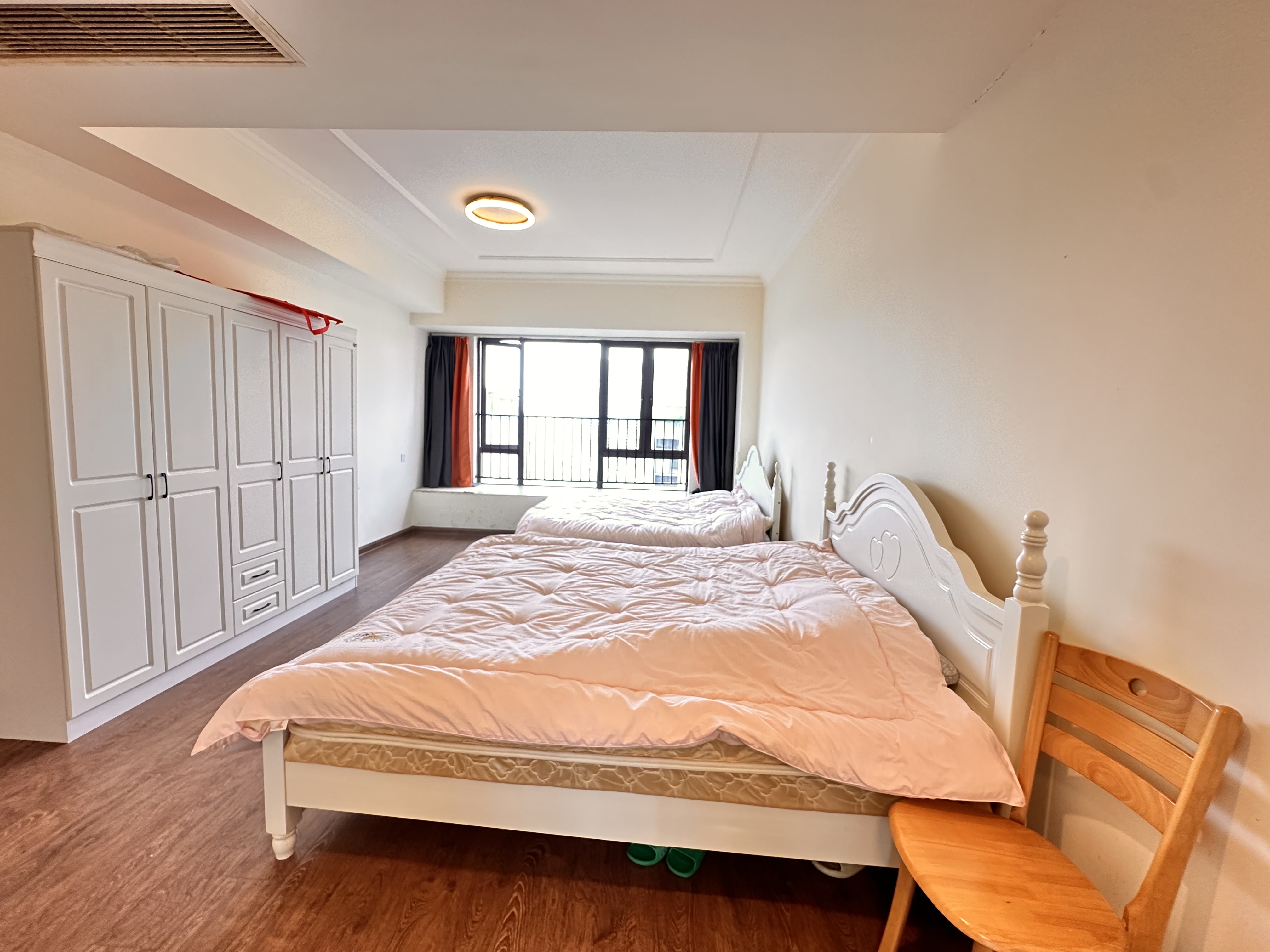 华耀碧桂园十里江湾誉峯 4室2厅2卫 4000.0元/月 华耀碧桂园十里江湾誉峯 4室2厅2卫 4000.0元/月室内图