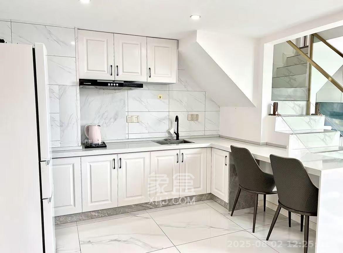 明昇壹城（明昇时代广场）三期  2室2厅1卫    2700.0元/月室内图