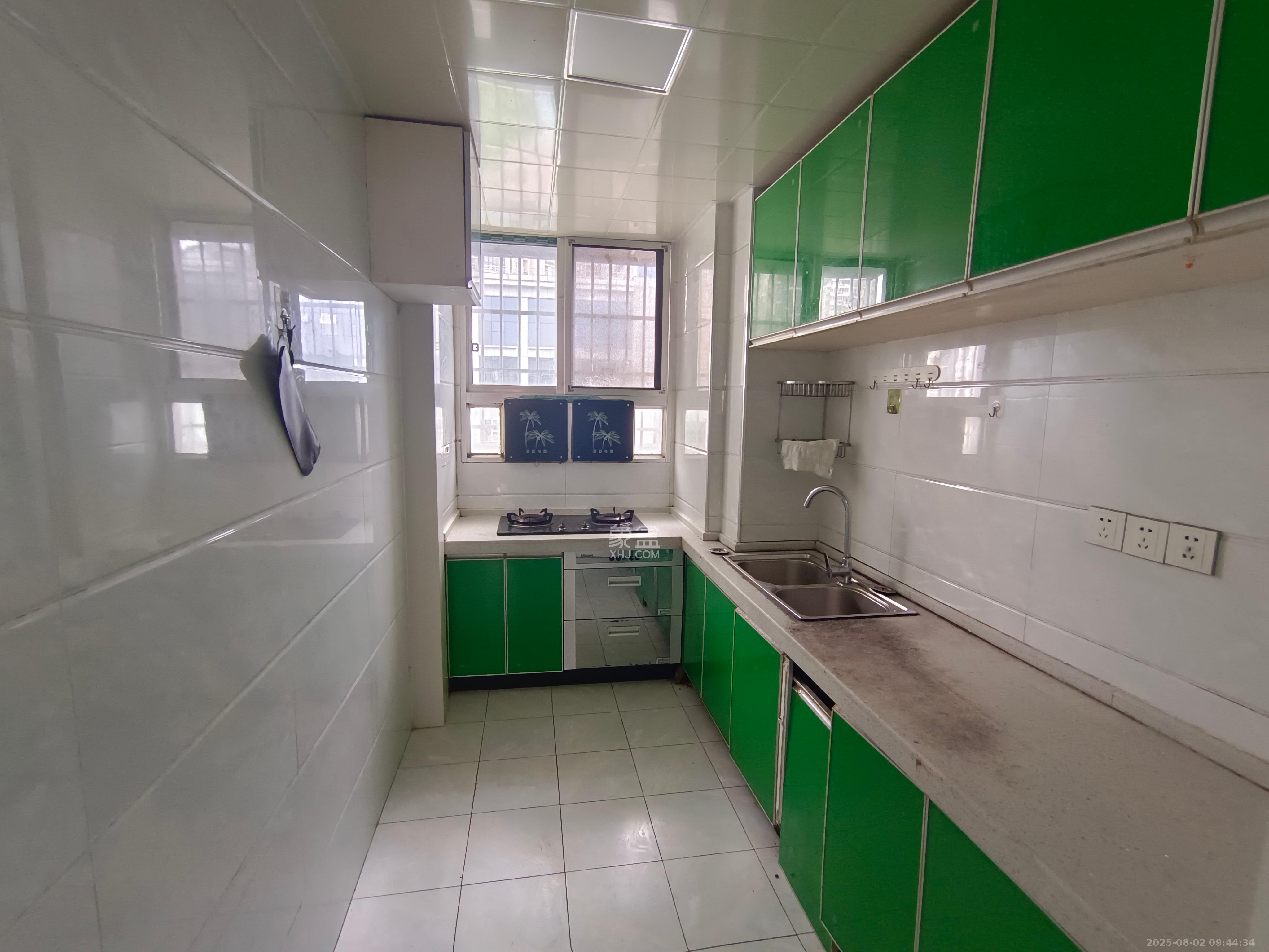 福城社区22片、23片安置小区 4室2厅2卫 2400.0元/月 福城社区22片、23片安置小区 4室2厅2卫 2400.0元/月室内图