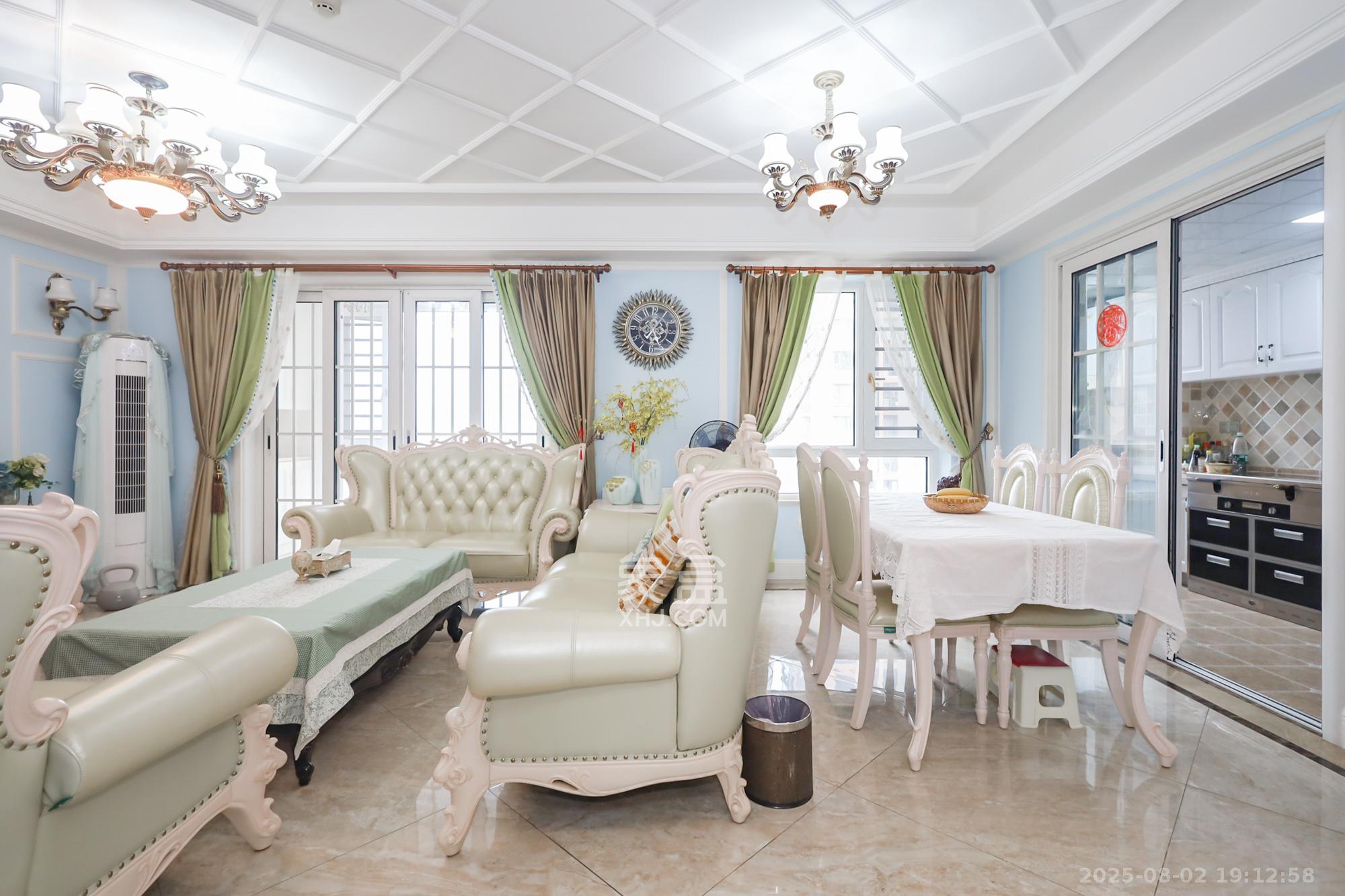 世茂外滩里(世茂铂翠湾三期)  4室2厅2卫    350.0万 世茂外滩里(世茂铂翠湾三期)  4室2厅2卫    350.0万客厅