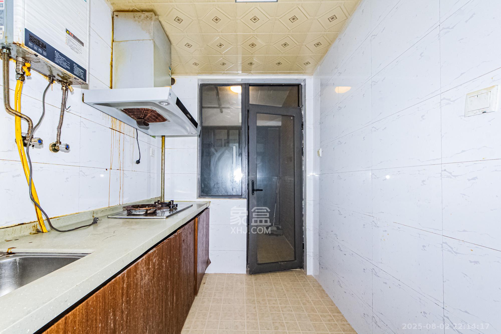 英祥春天  3室2厅1卫    70.0万 英祥春天  3室2厅1卫    70.0万厨房