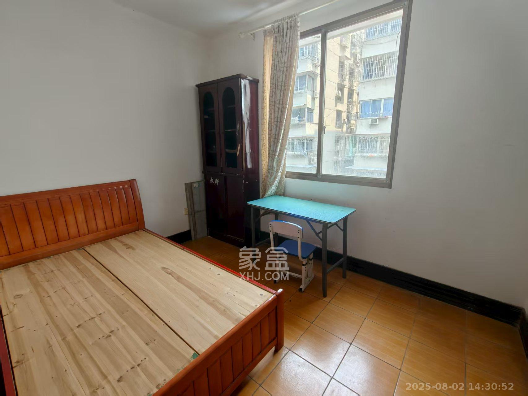 长郡花园  3室1厅1卫    2800.0元/月 长郡花园  3室1厅1卫    2800.0元/月室内图