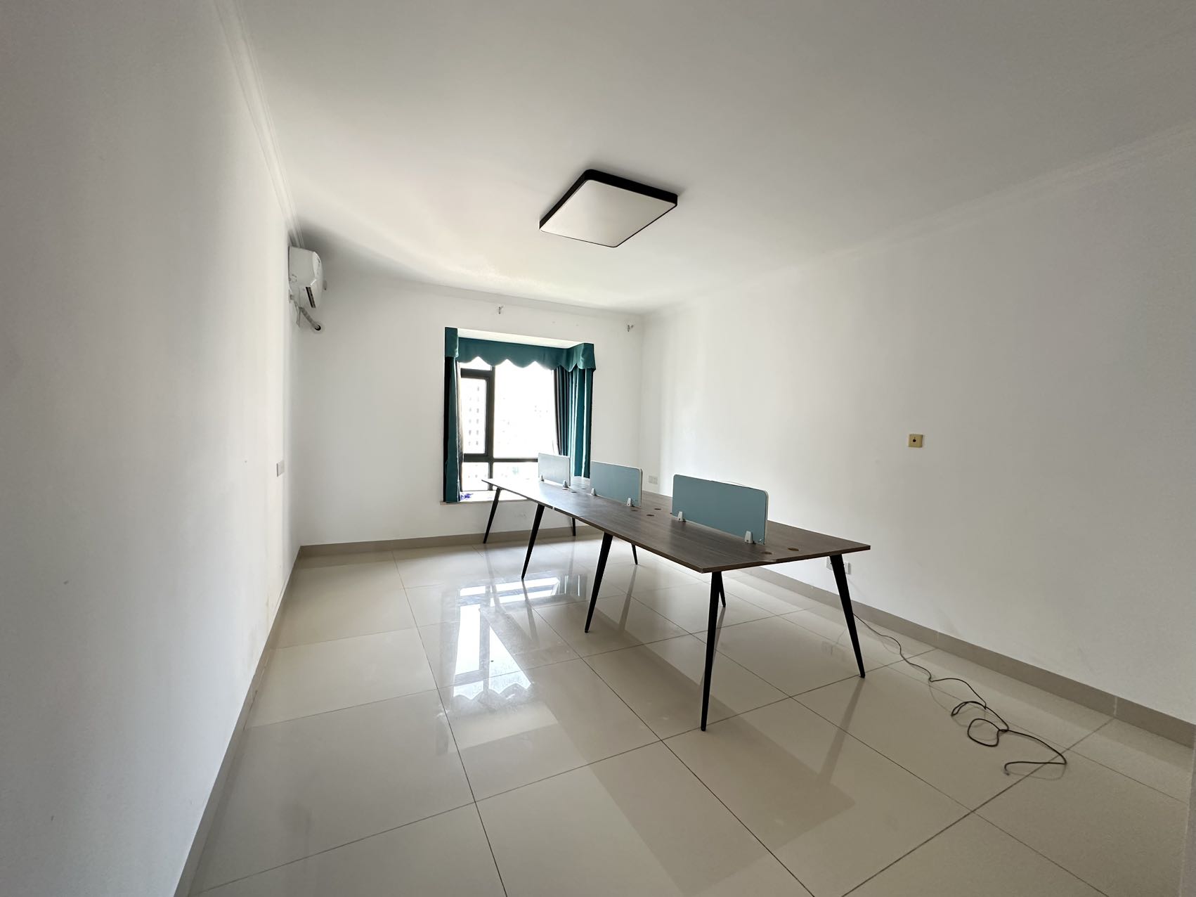 海阔天空-国瑞城二期(雅仕苑) 3室2厅2卫 4500.0元/月 海阔天空-国瑞城二期(雅仕苑) 3室2厅2卫 4500.0元/月室内图