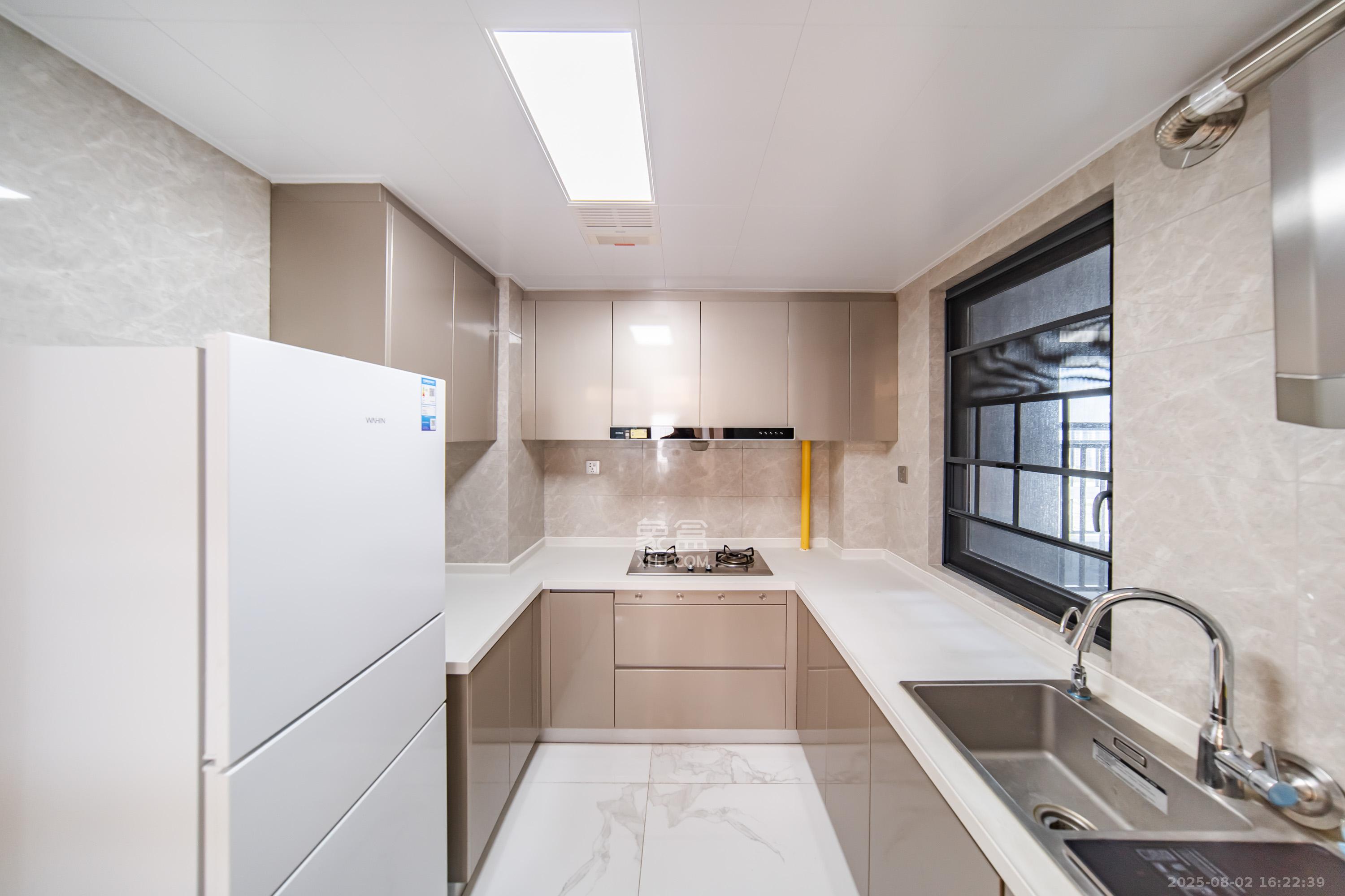 中海麓山境南区  3室2厅2卫    122.8万 中海麓山境南区  3室2厅2卫    122.8万厨房