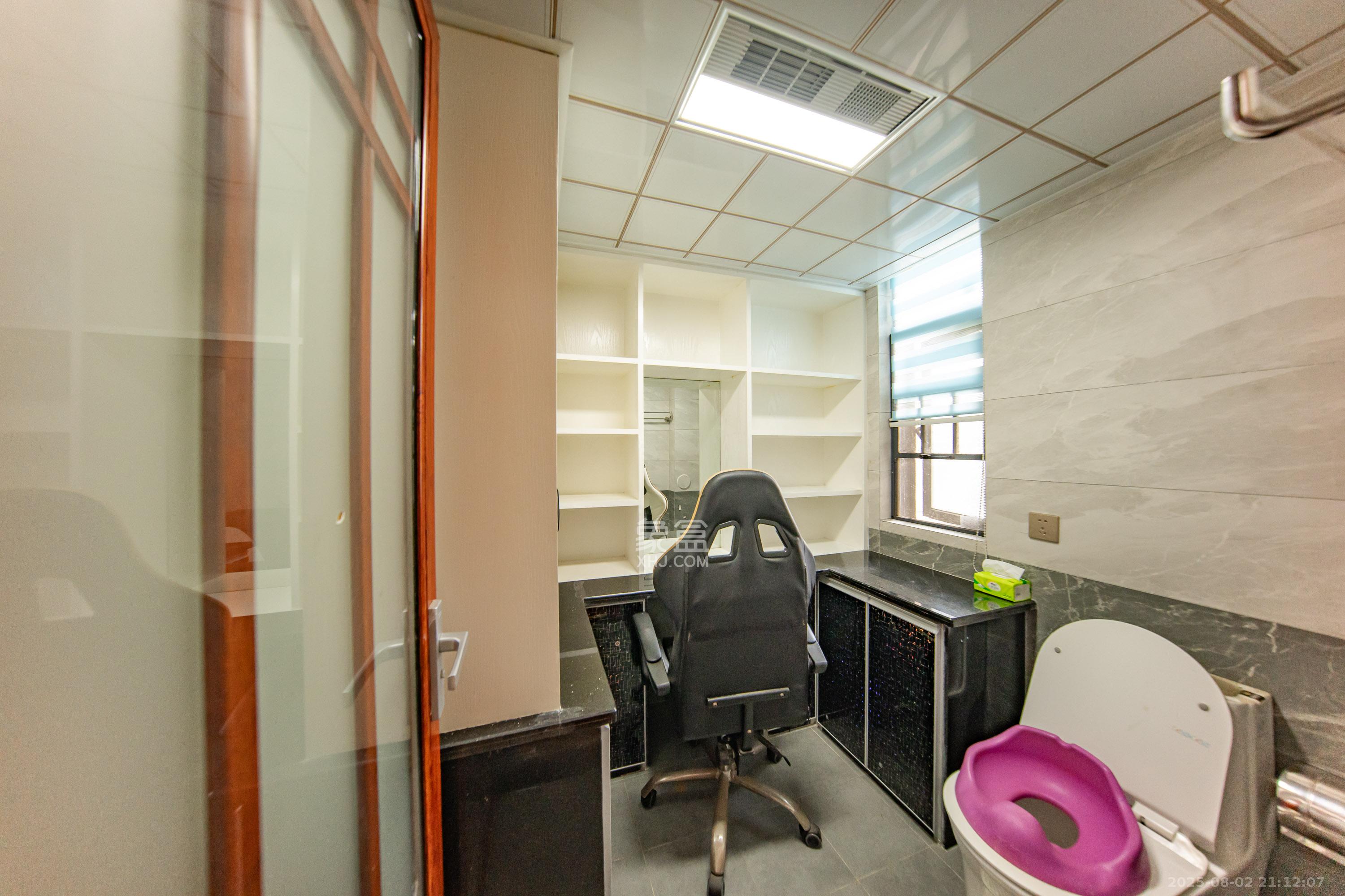 南山十里天池 3室2厅2卫 88.0万 南山十里天池 3室2厅2卫 88.0万卫生间