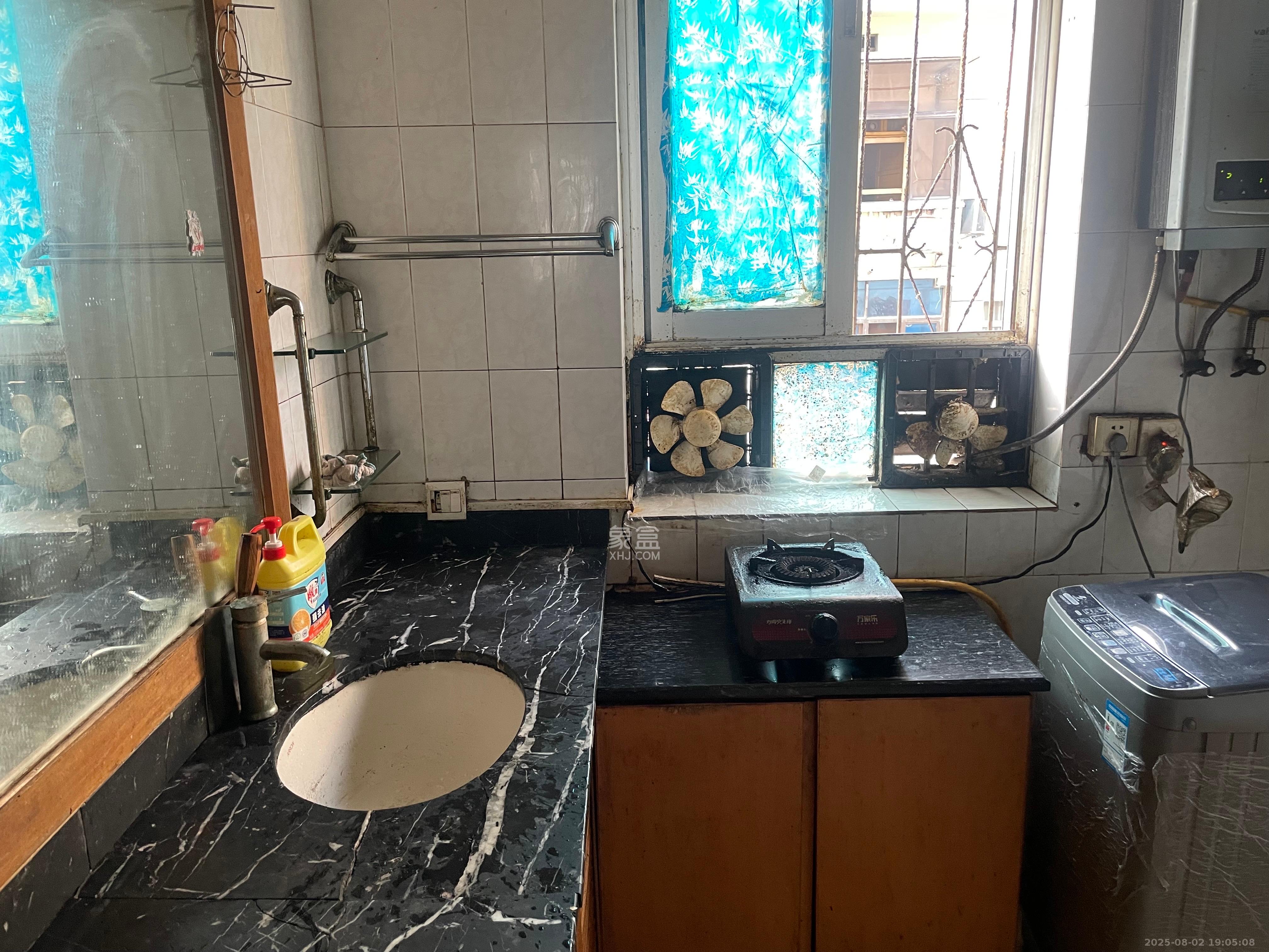 省商务厅宿舍  1室1厅1卫    1200.0元/月室内图