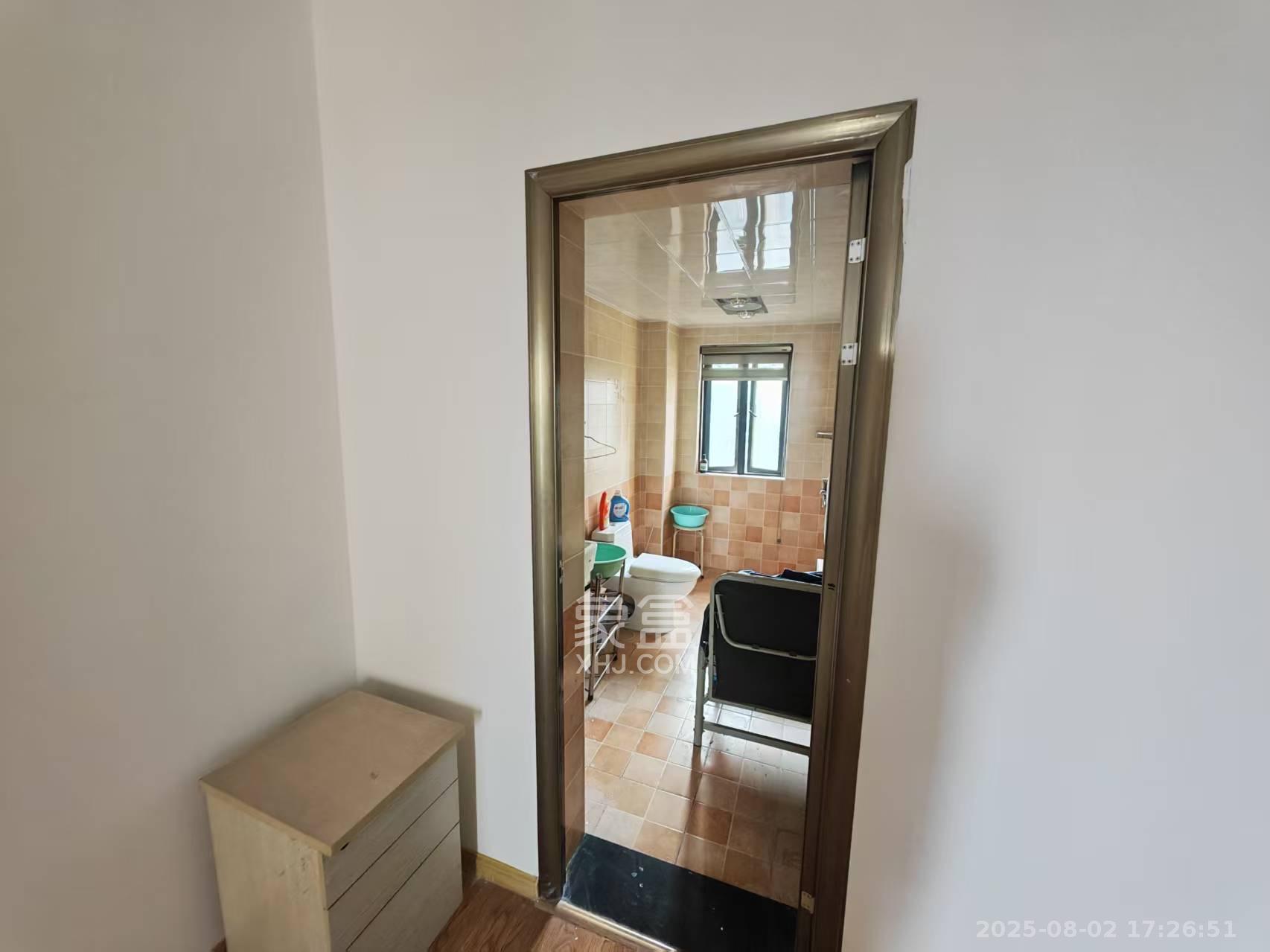 长房天翼未来城  4室2厅2卫    3600.0元/月室内图