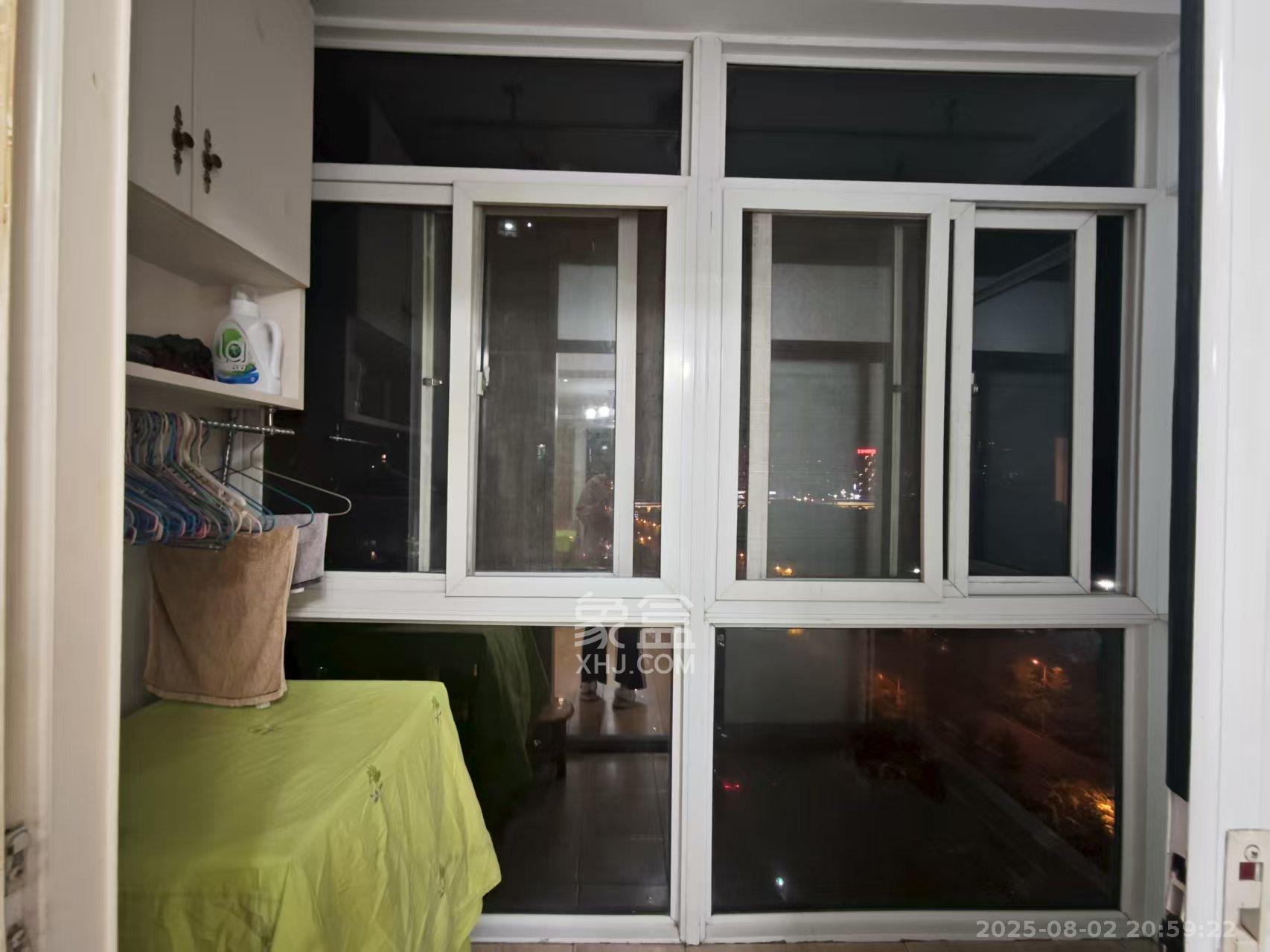 山语城一期  3室2厅2卫    2600.0元/月室内图