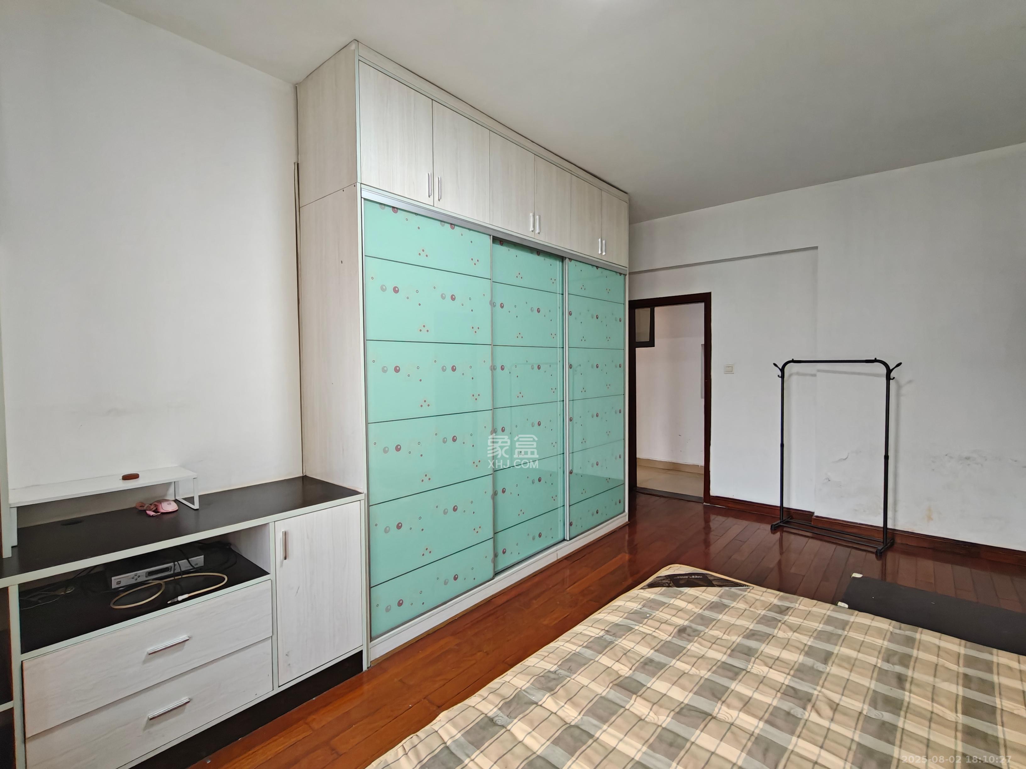 奥林匹克花园  3室2厅2卫    2600.0元/月 奥林匹克花园  3室2厅2卫    2600.0元/月室内图