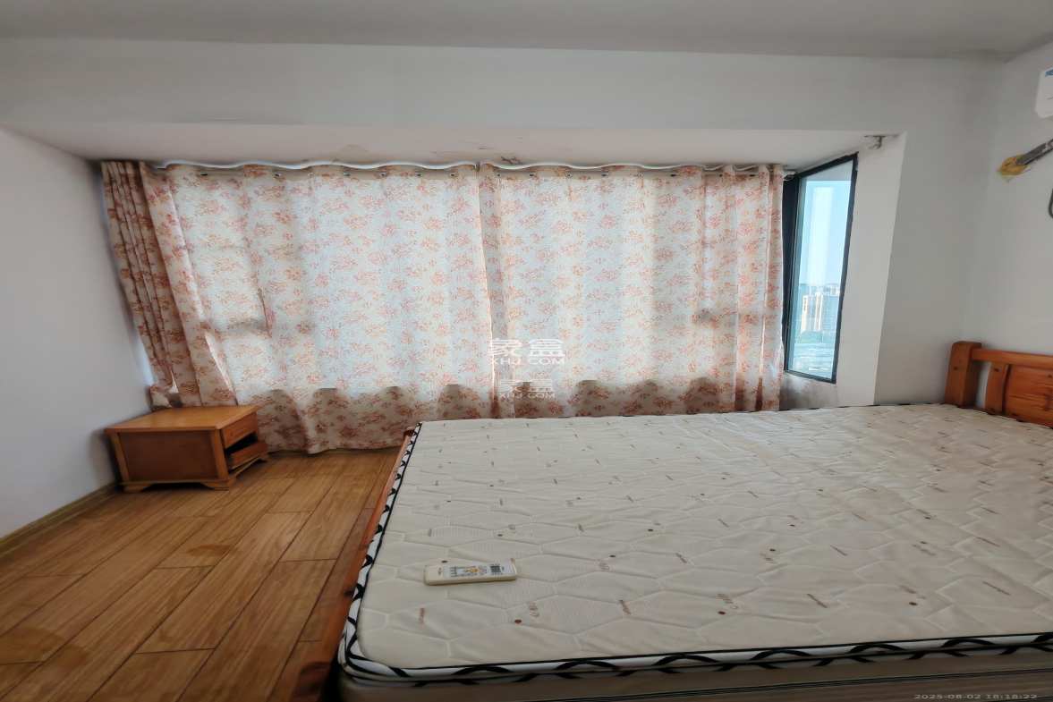 长房时代城 3室2厅1卫 2500.0元/月 长房时代城 3室2厅1卫 2500.0元/月室内图