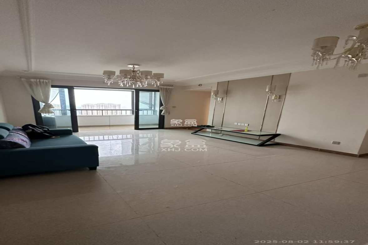 恒大文化旅游城A区 3室2厅2卫 1800.0元/月 恒大文化旅游城A区 3室2厅2卫 1800.0元/月室内图