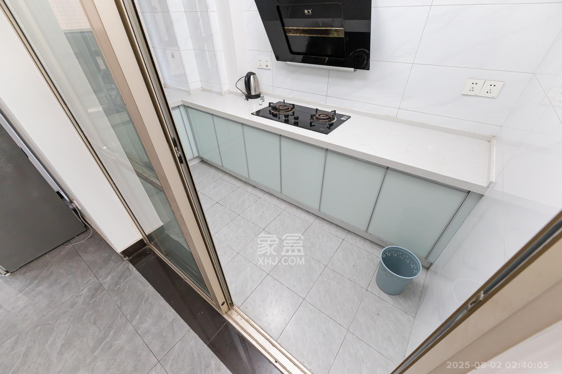 金湘苑(星澜之悦) 4室2厅2卫 98.0万 金湘苑(星澜之悦) 4室2厅2卫 98.0万厨房