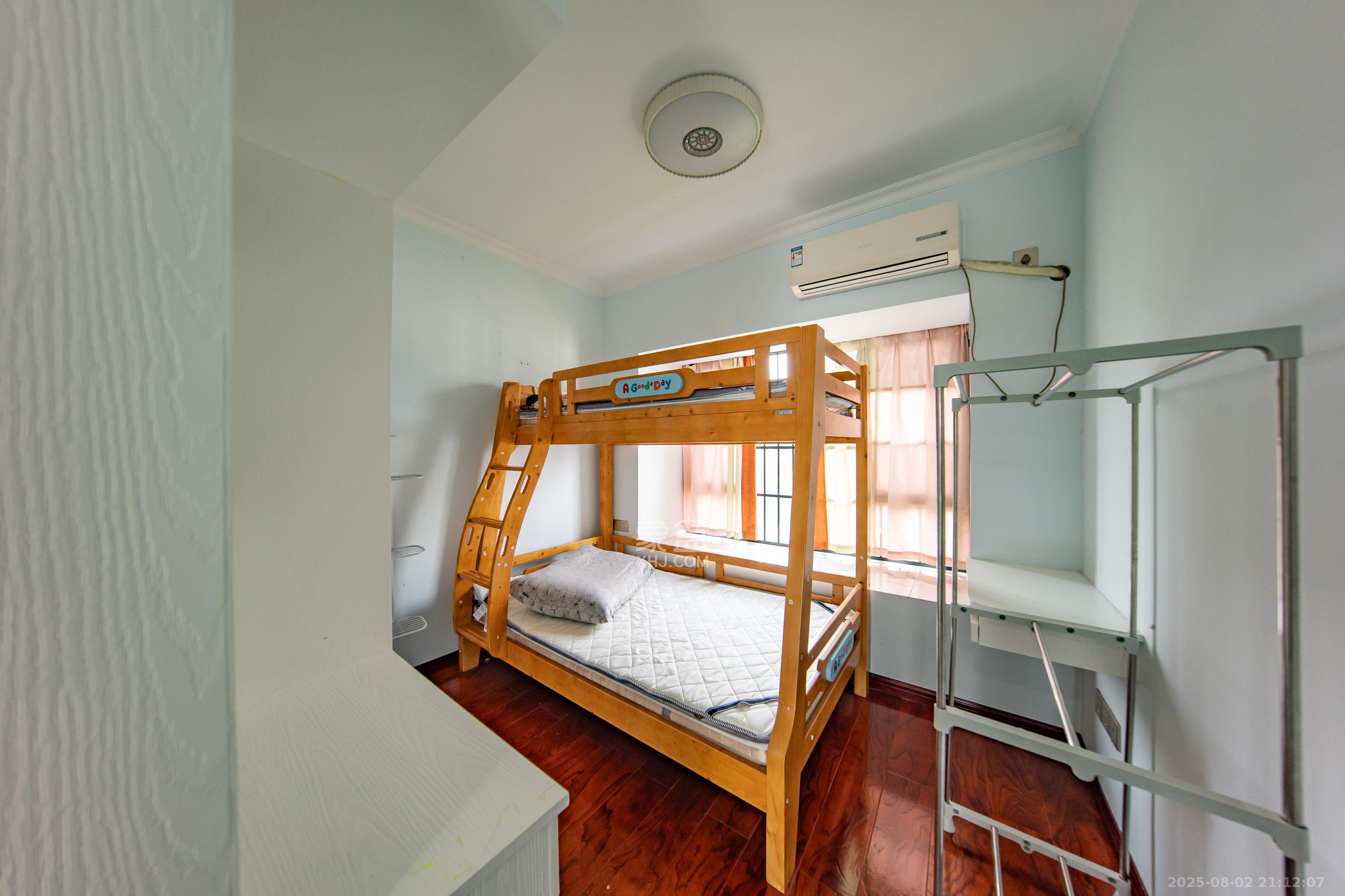 南山十里天池 3室2厅2卫 88.0万 南山十里天池 3室2厅2卫 88.0万卧室