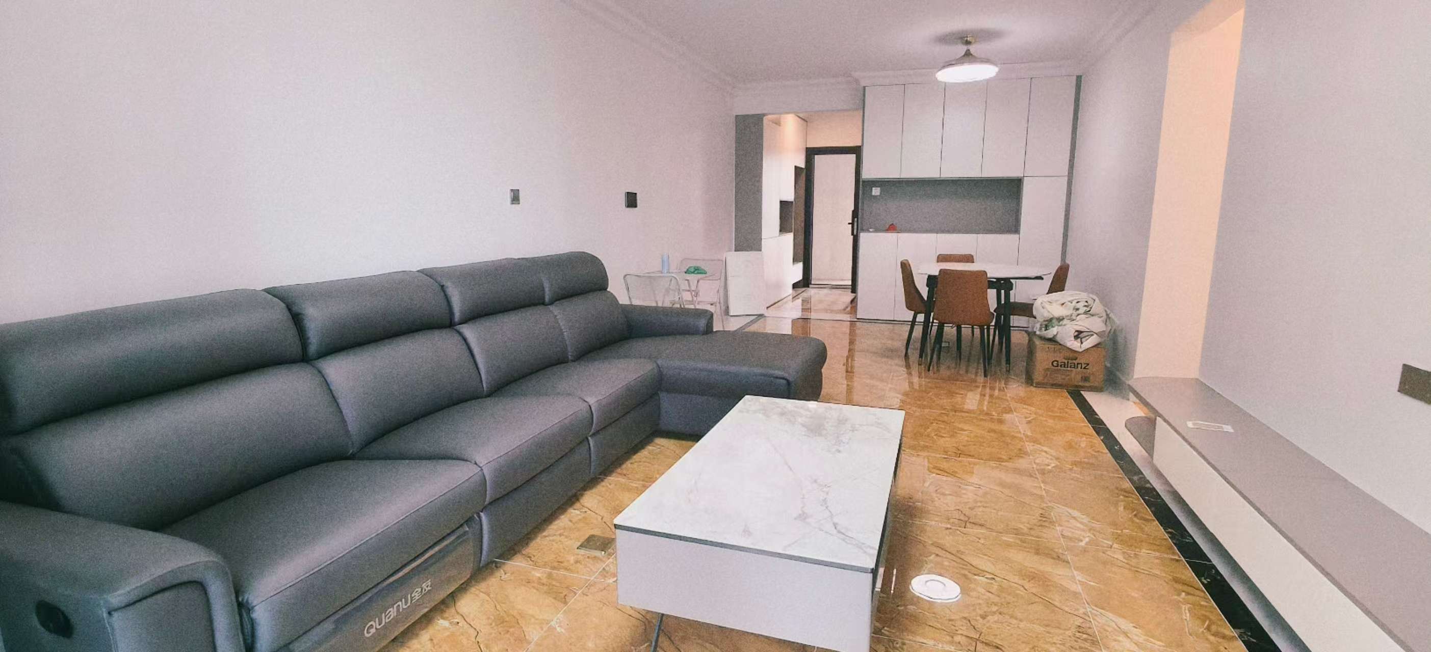 碧桂园梓山府 3室2厅2卫 2000.0元/月 碧桂园梓山府 3室2厅2卫 2000.0元/月室内图