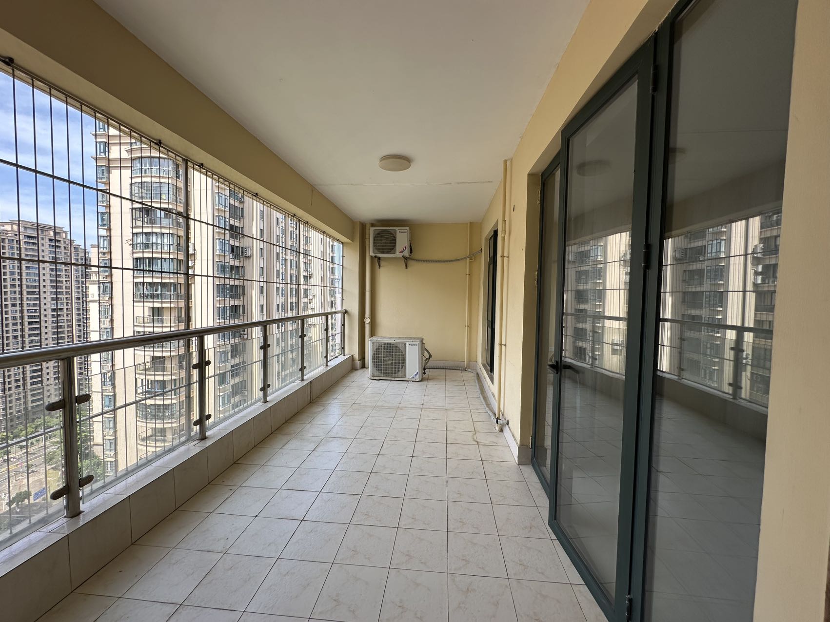 海阔天空-国瑞城二期(雅仕苑) 3室2厅2卫 4500.0元/月 海阔天空-国瑞城二期(雅仕苑) 3室2厅2卫 4500.0元/月室内图