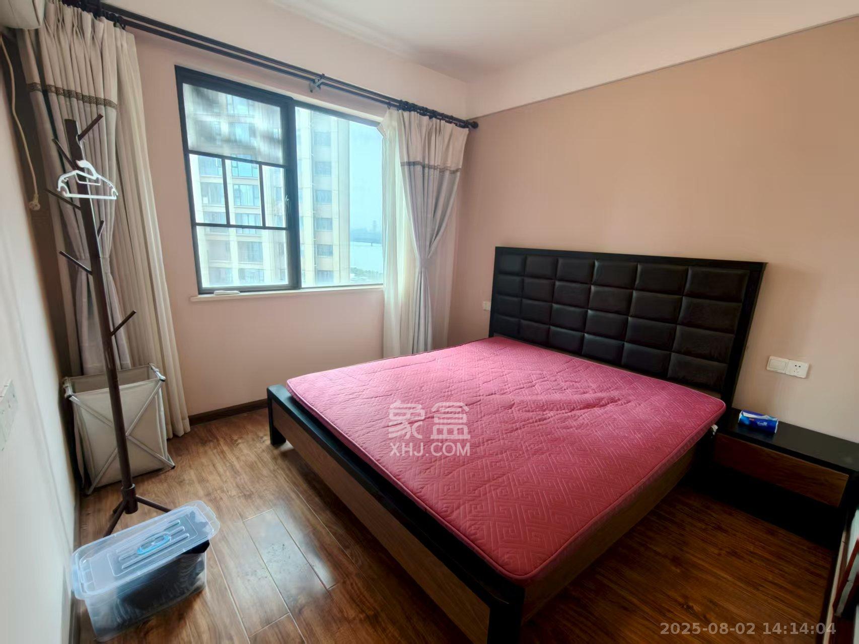 绿地海外滩一期 3室2厅2卫 2200.0元/月 绿地海外滩一期 3室2厅2卫 2200.0元/月室内图