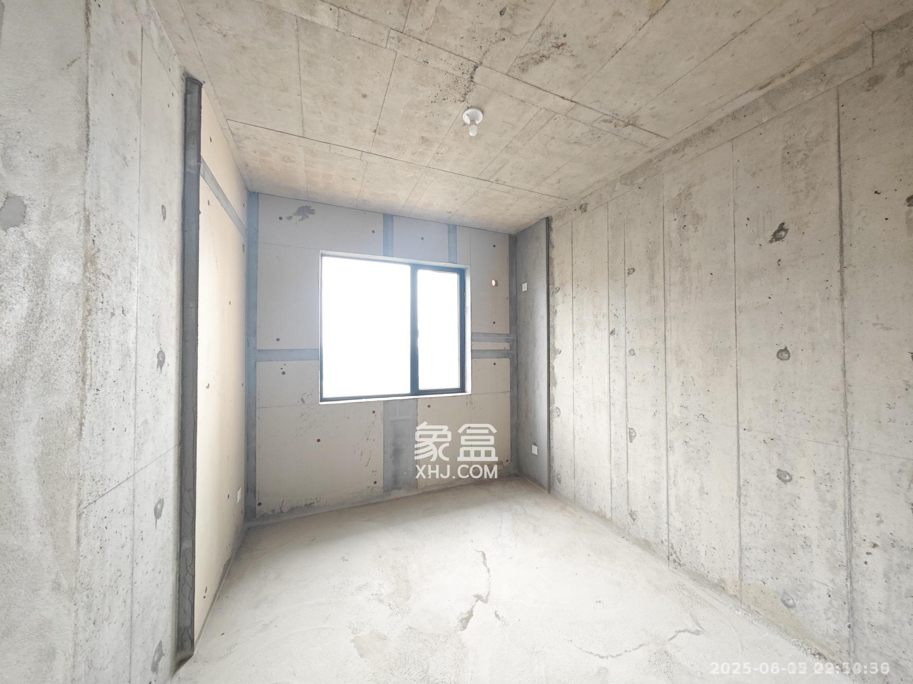 星发东宸花园 4室2厅2卫 95.0万 星发东宸花园 4室2厅2卫 95.0万卧室