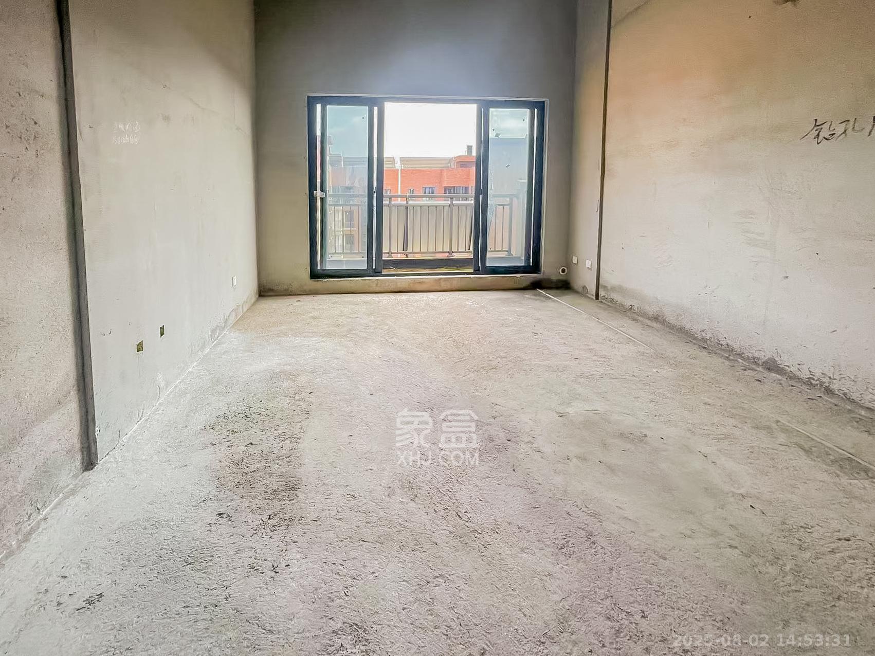 沃家苑 5室2厅2卫 92.8万 沃家苑 5室2厅2卫 92.8万客厅