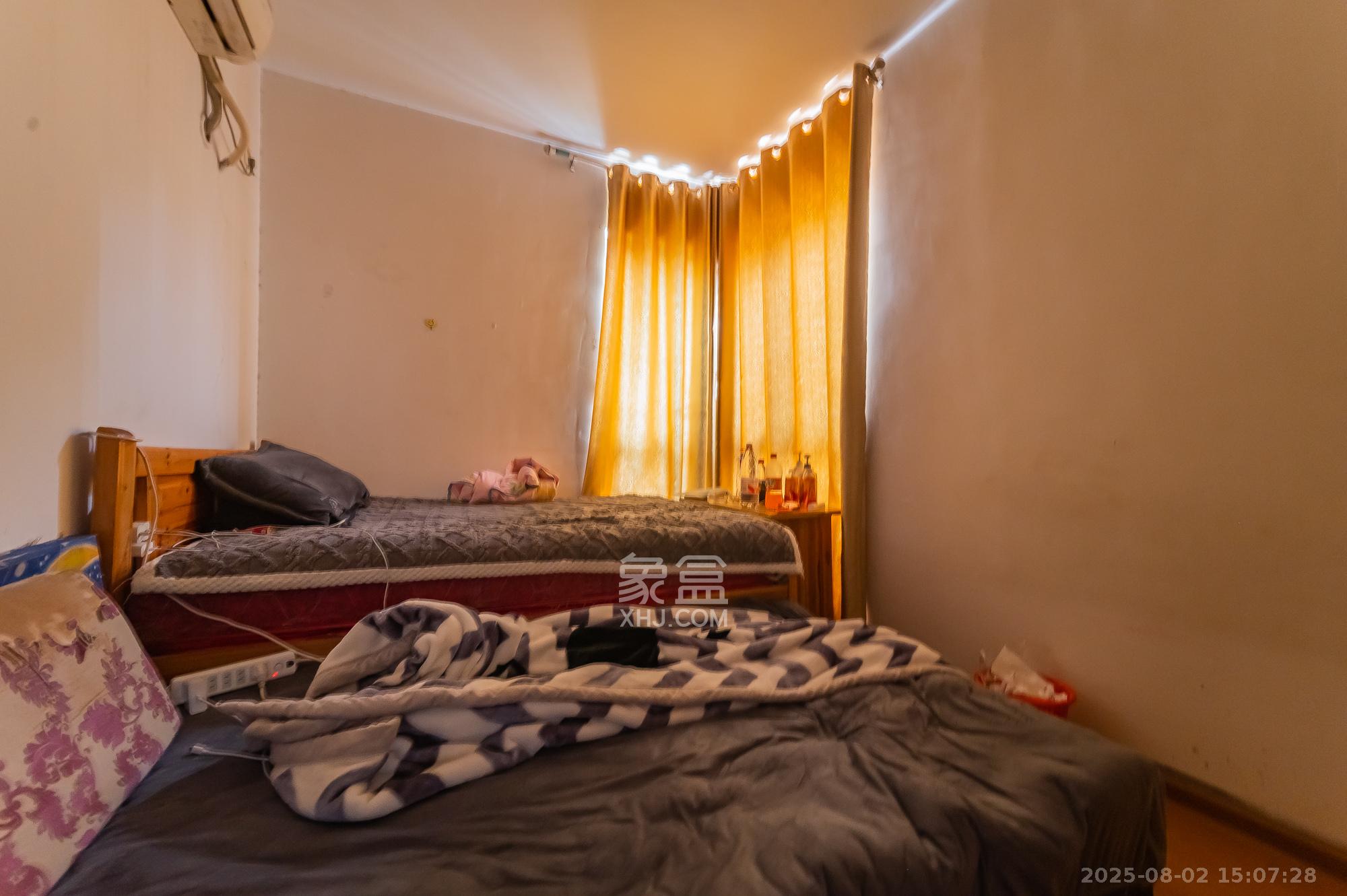 华润凤凰城二期 3室2厅1卫 62.8万 华润凤凰城二期 3室2厅1卫 62.8万卧室