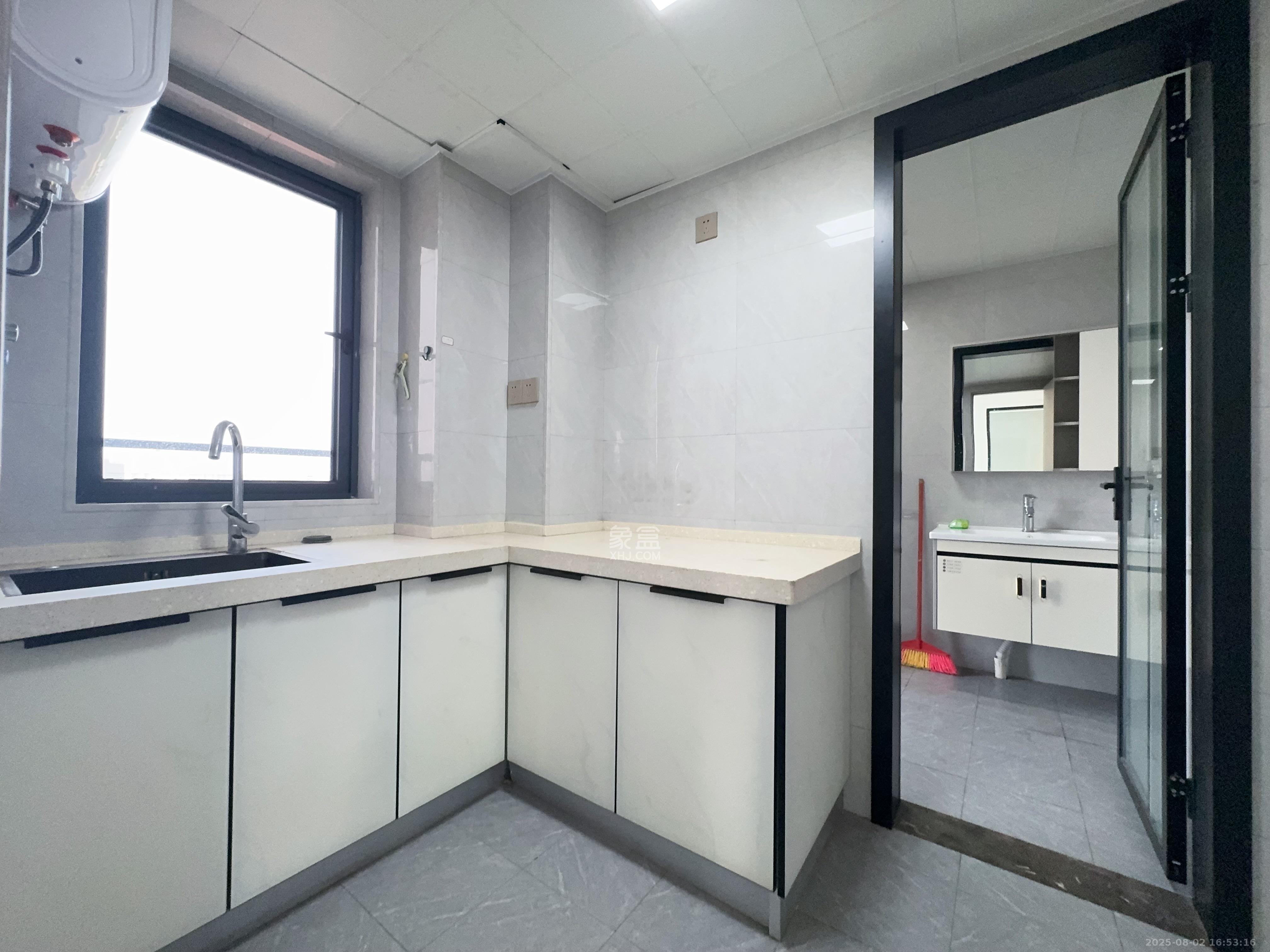 中云公寓  1室1厅1卫    5000.0元/月 中云公寓  1室1厅1卫    5000.0元/月室内图