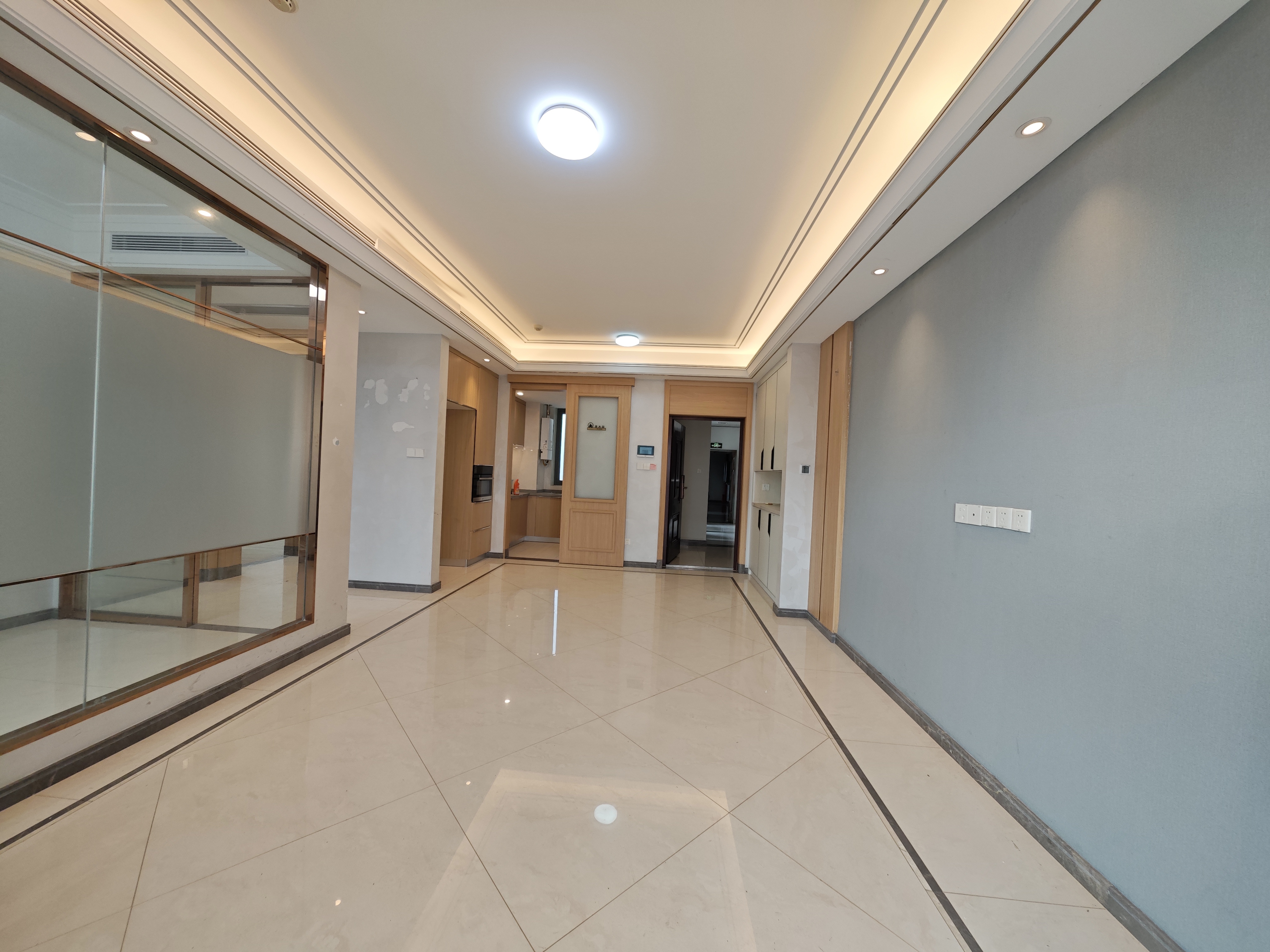 龙兴公馆  3室2厅1卫    5000.0元/月室内图