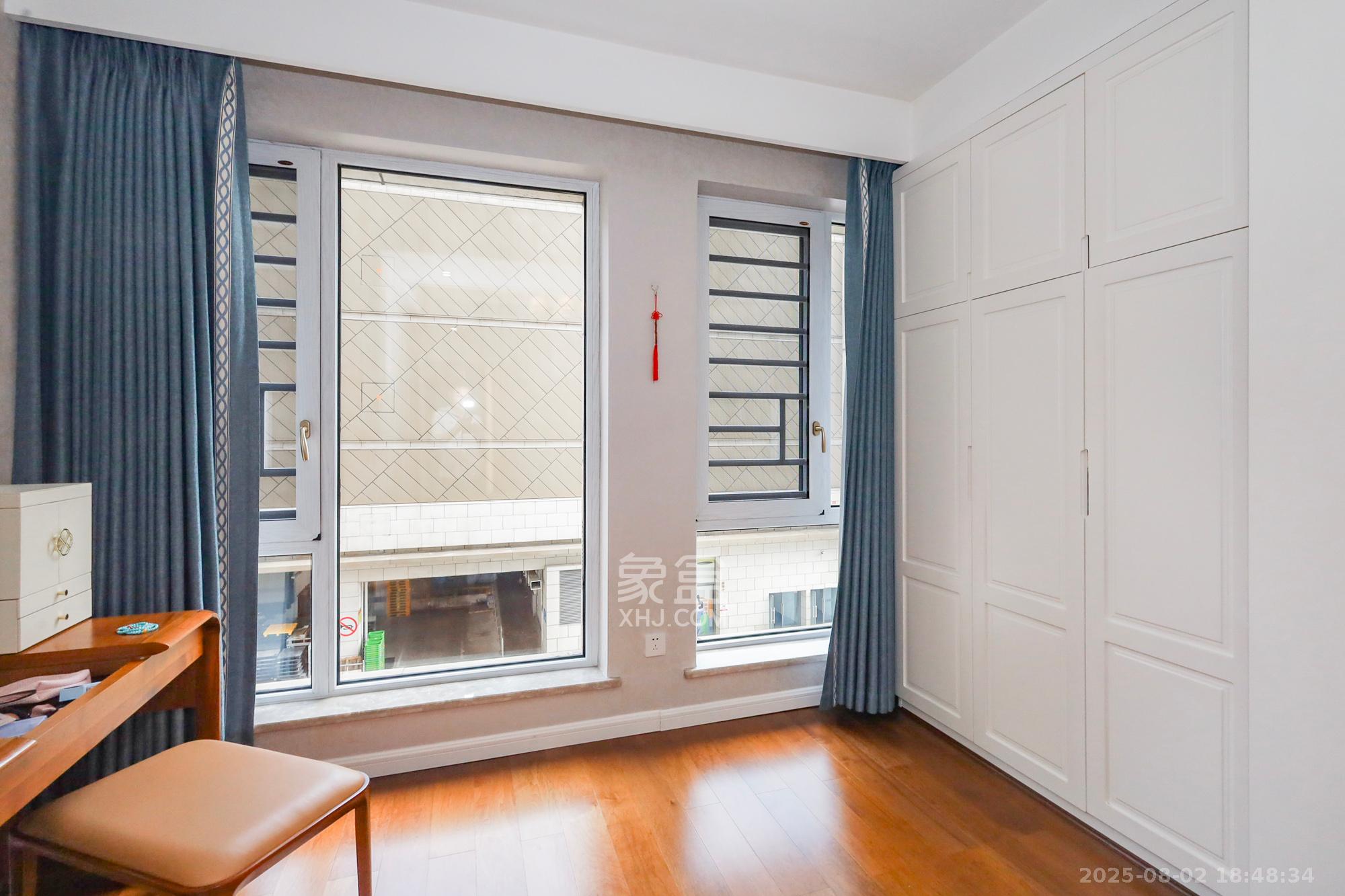 八方小区C区  3室2厅2卫    488.0万卧室