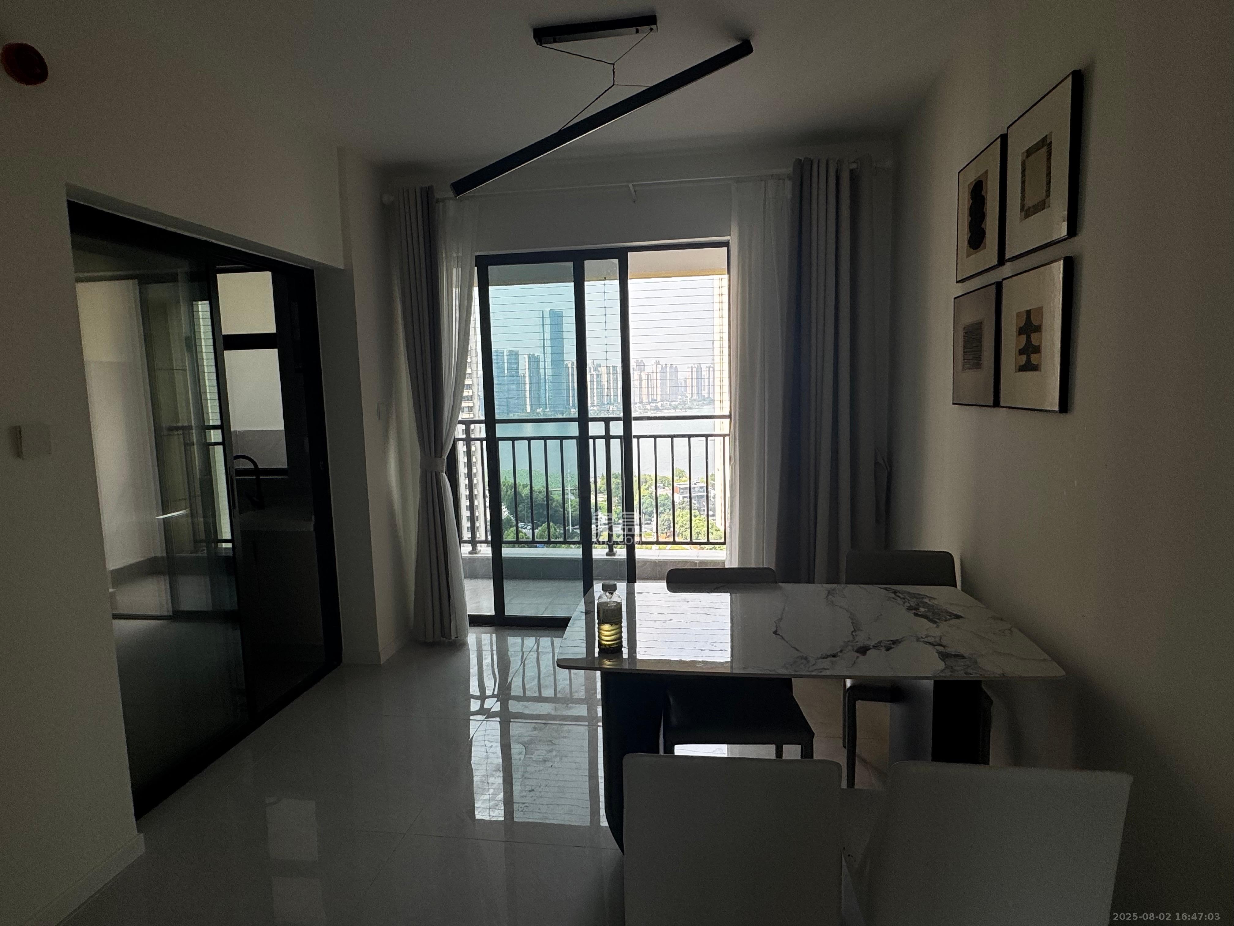 卓越浅水湾  4室2厅2卫    3400.0元/月 卓越浅水湾  4室2厅2卫    3400.0元/月室内图