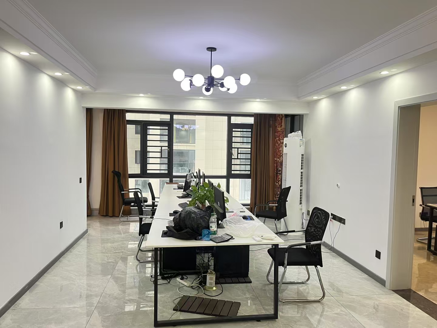 高盛国际 3室2厅2卫 2000.0元/月 高盛国际 3室2厅2卫 2000.0元/月室内图