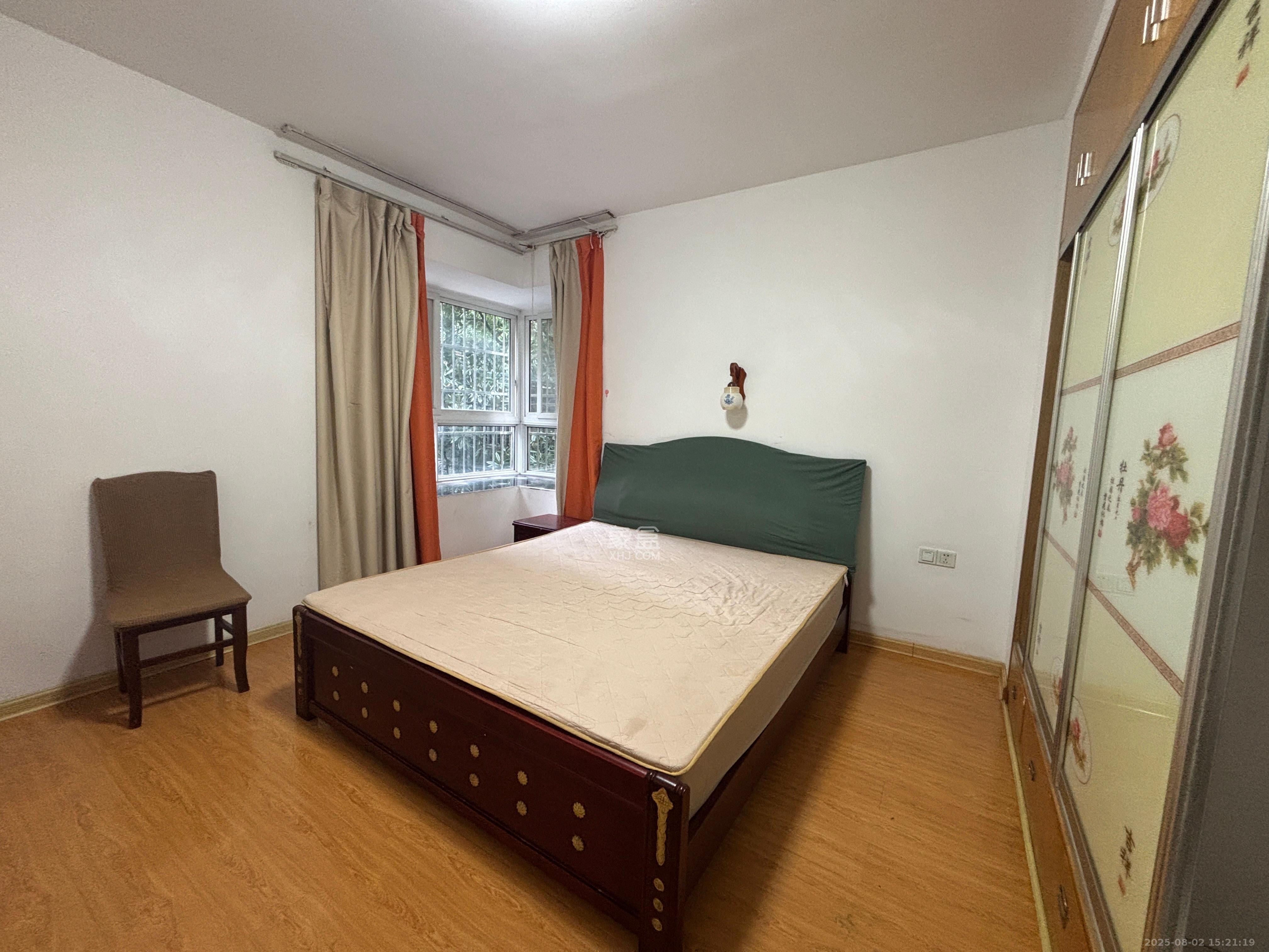 彩都公寓 2室2厅1卫 1550.0元/月 彩都公寓 2室2厅1卫 1550.0元/月室内图