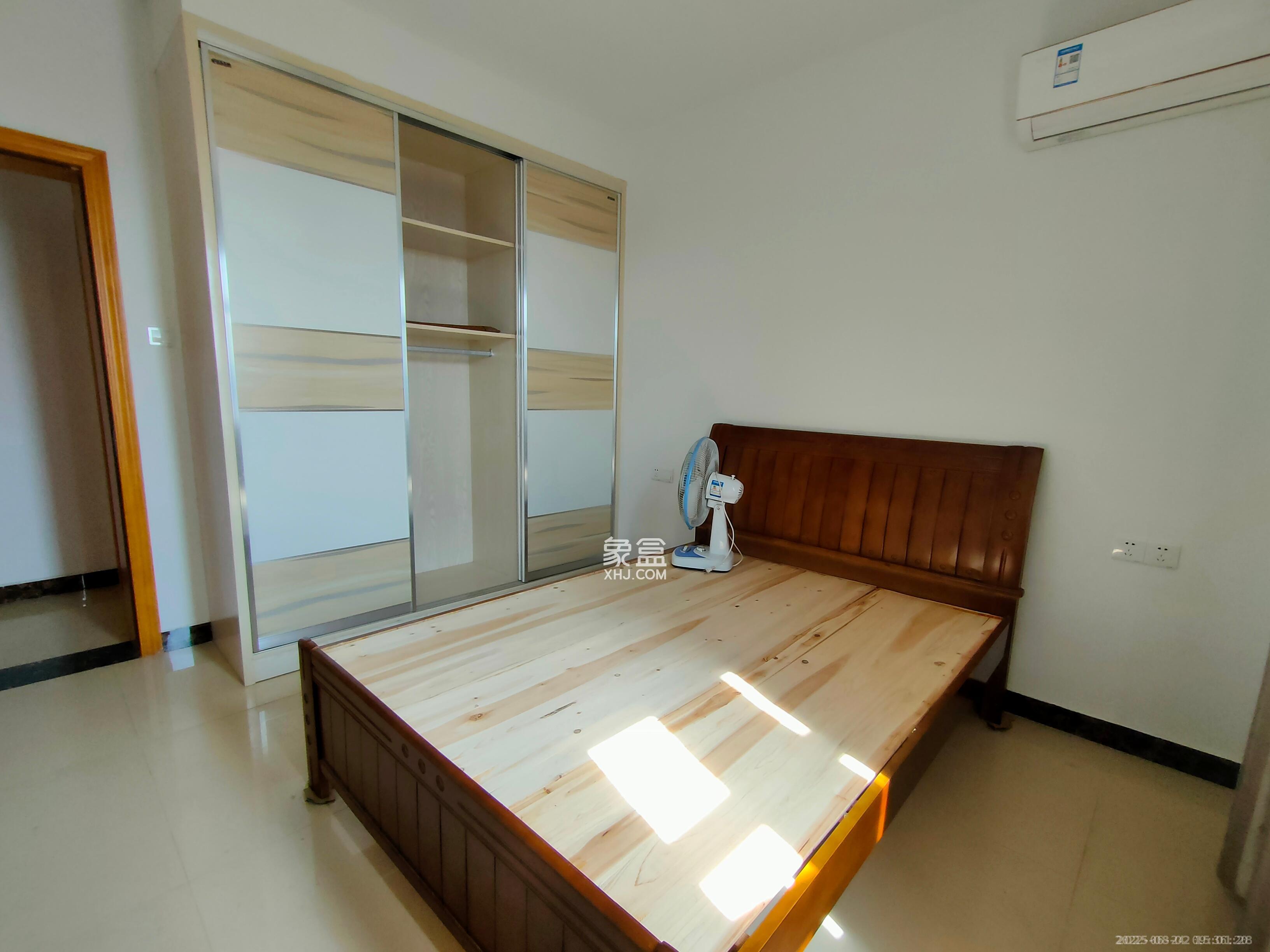 光明E城  3室2厅1卫    2200.0元/月室内图