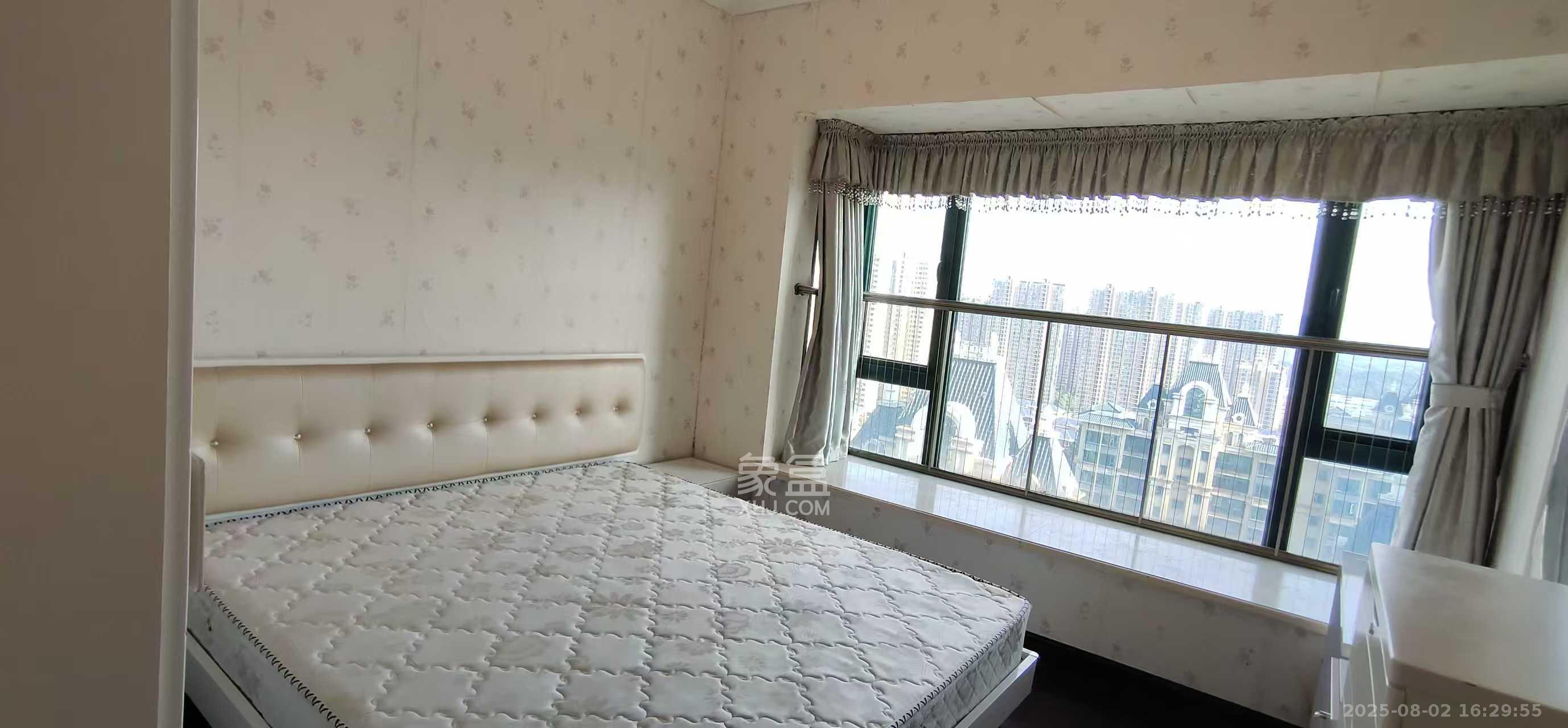 恒大华府  2室2厅1卫   2100.00元/月室内图