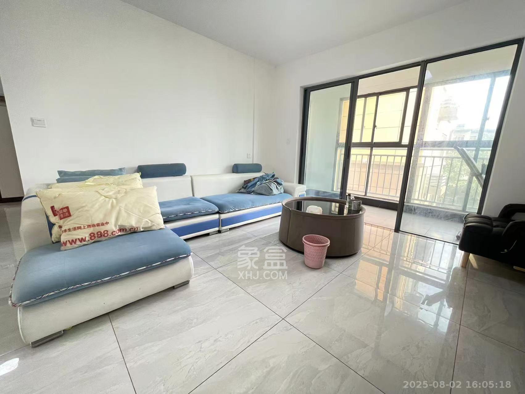 荣盛花语书苑 4室2厅2卫 4100.0元/月 荣盛花语书苑 4室2厅2卫 4100.0元/月室内图