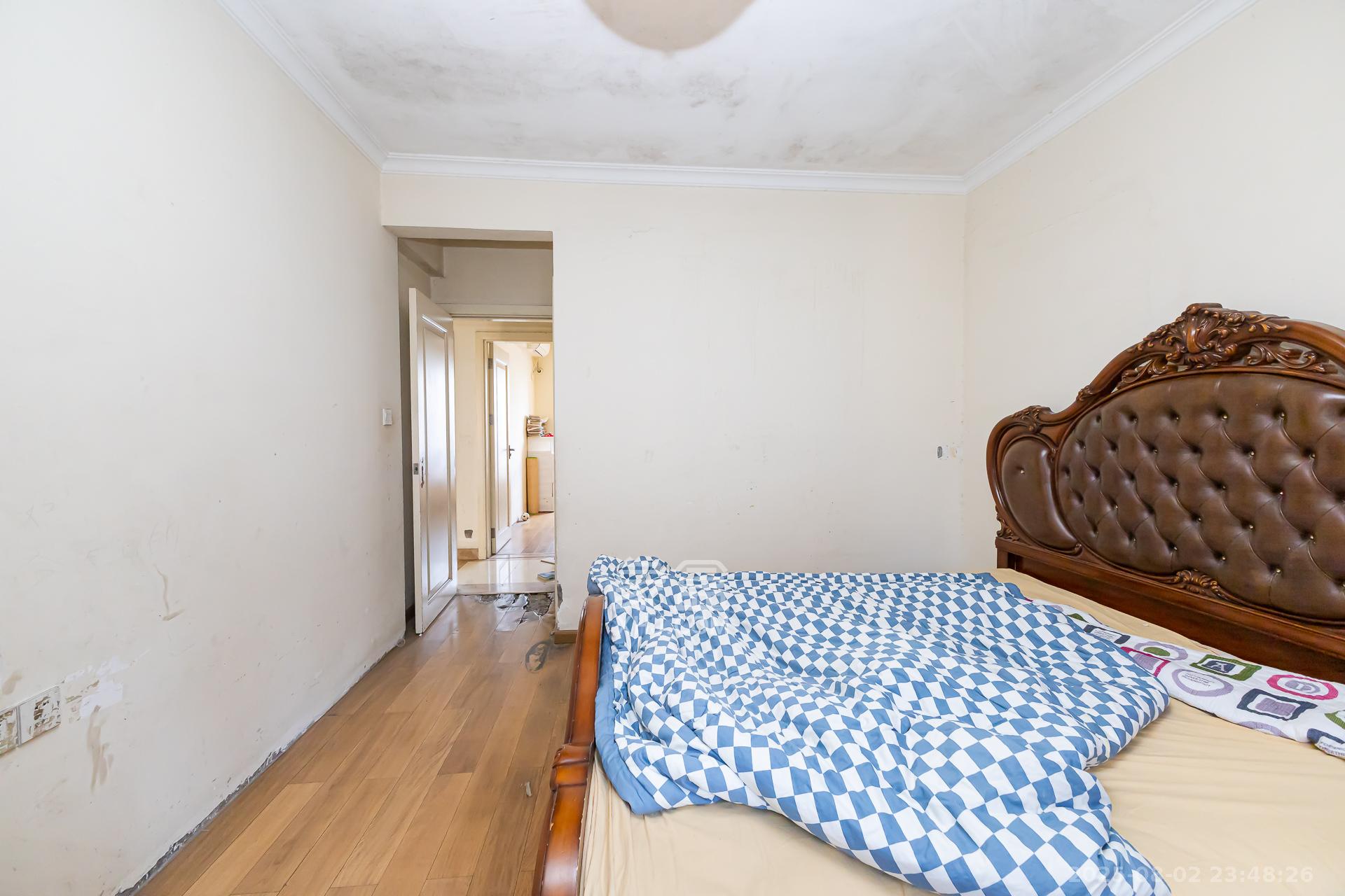 时代倾城一期 3室2厅2卫 72.0万 时代倾城一期 3室2厅2卫 72.0万卧室