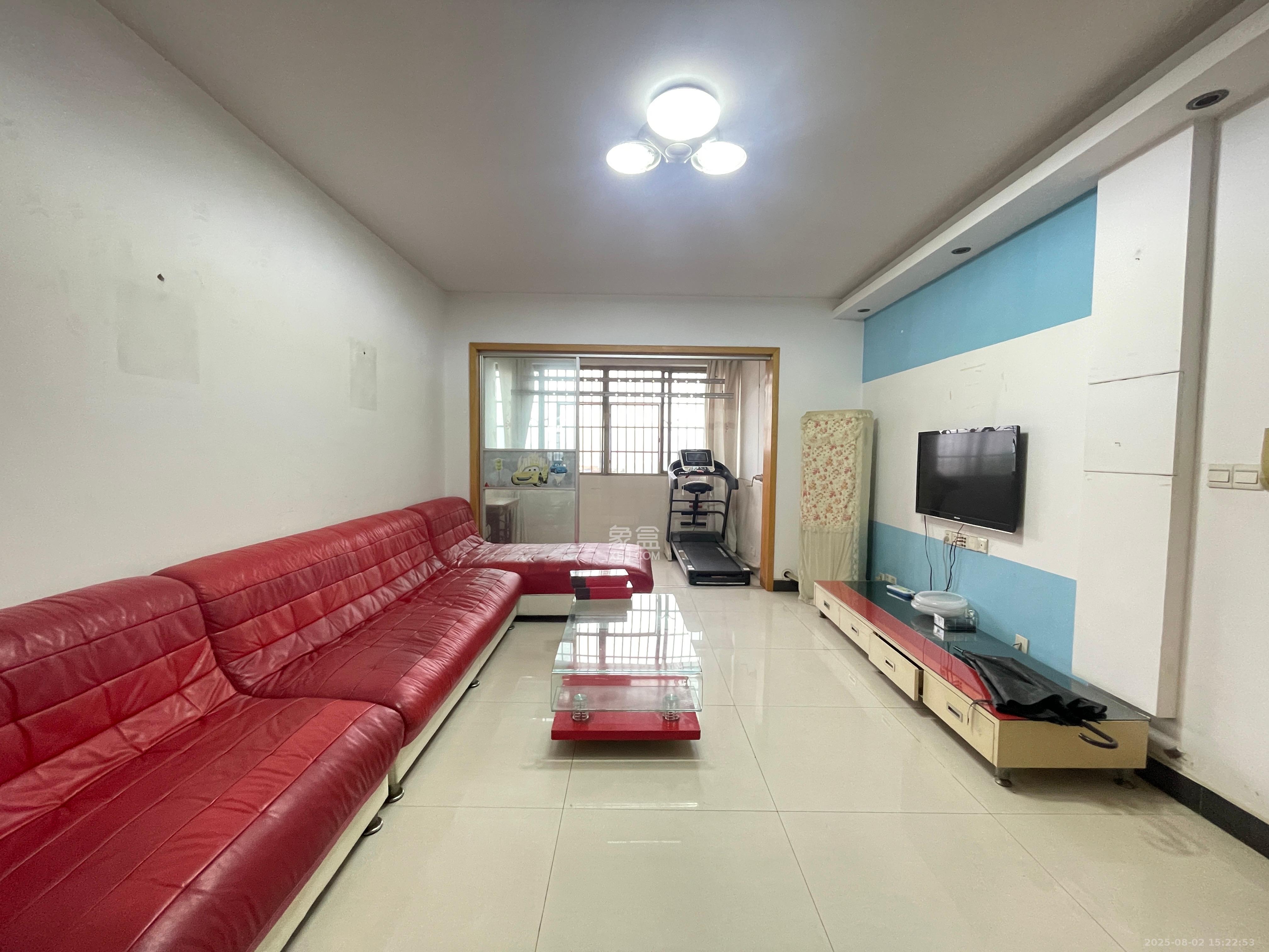 阳明山庄  3室2厅2卫   2300.00元/月室内图