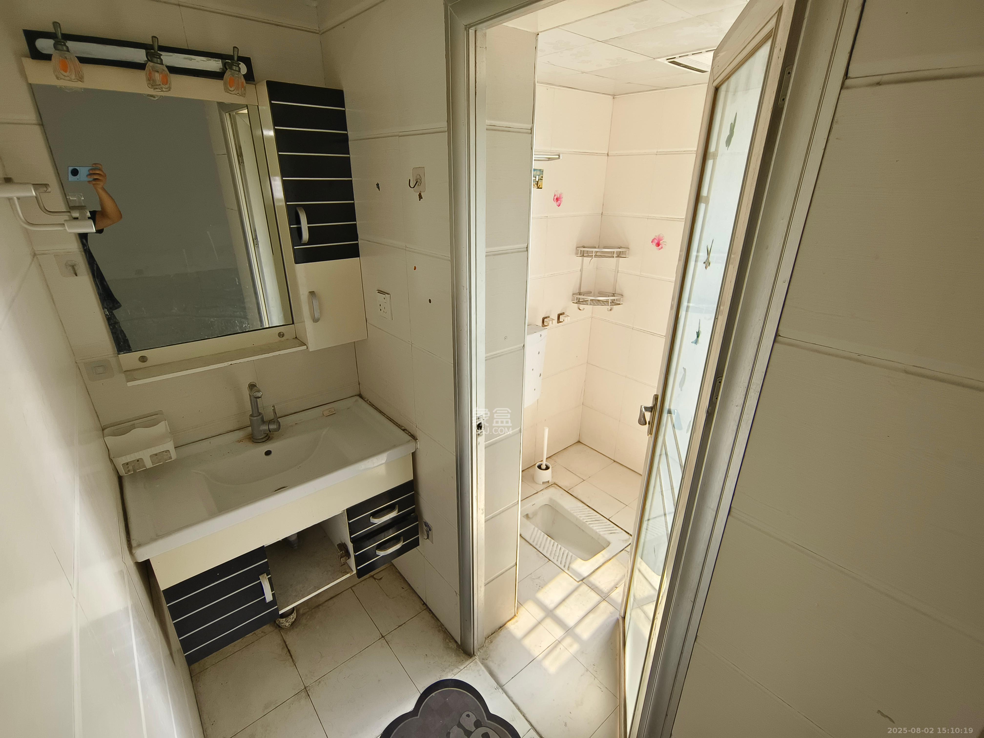 双盈卧龙湾 2室2厅1卫 1500.0元/月 双盈卧龙湾 2室2厅1卫 1500.0元/月室内图