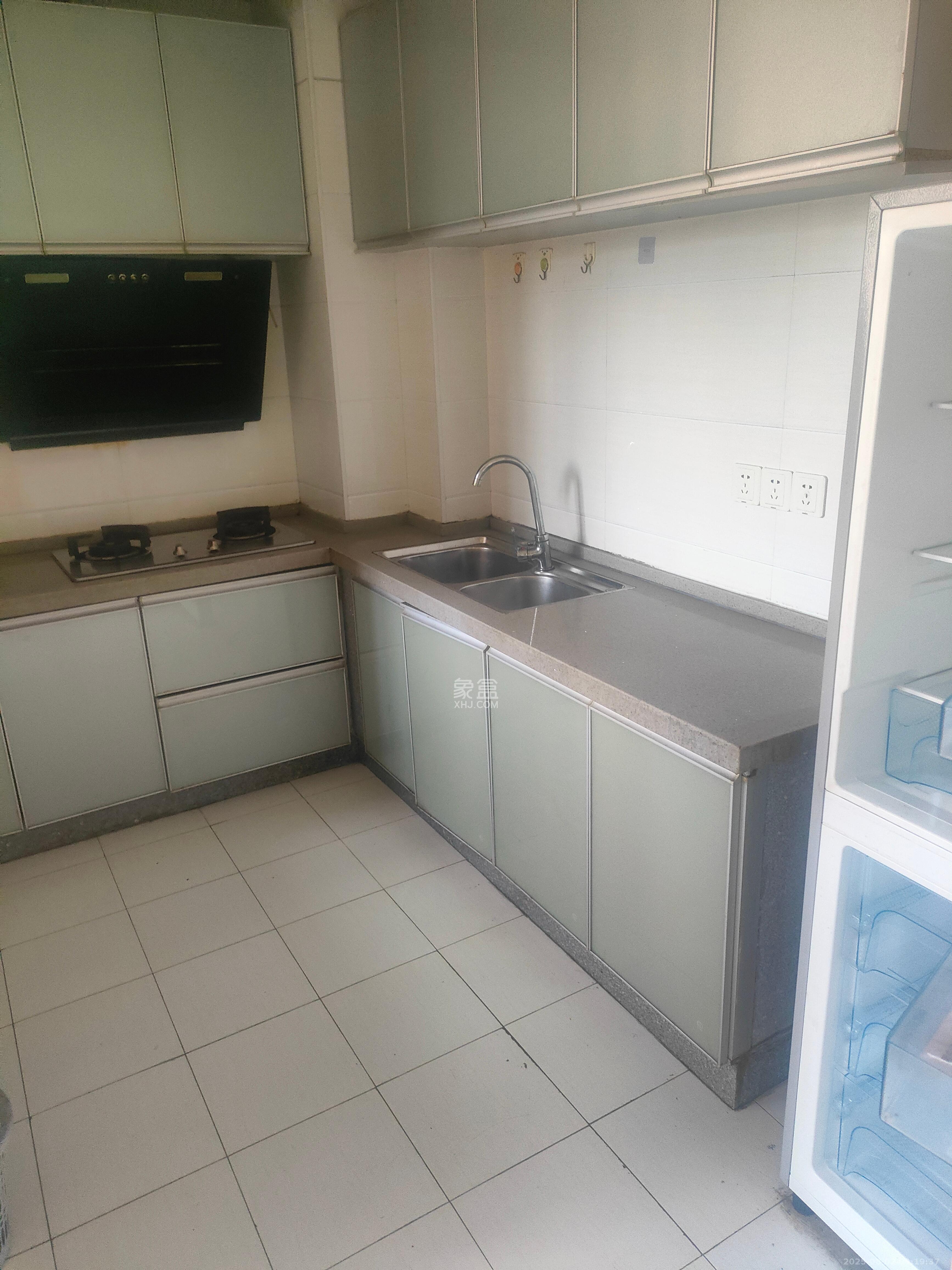 康桥长郡 4室2厅2卫 2500.0元/月 康桥长郡 4室2厅2卫 2500.0元/月室内图