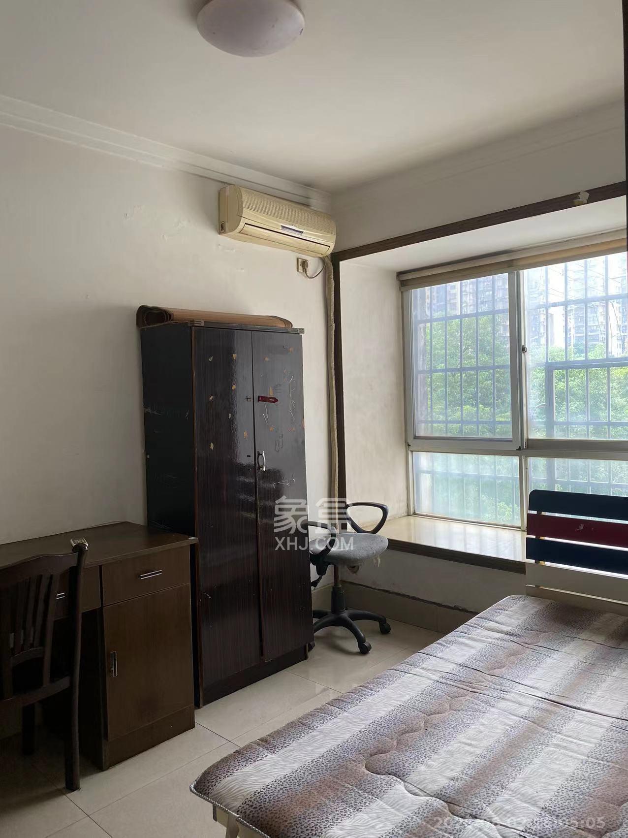 莲湖汽车饰品城(莲湖公寓) 2室2厅1卫 1600.0元/月 莲湖汽车饰品城(莲湖公寓) 2室2厅1卫 1600.0元/月室内图