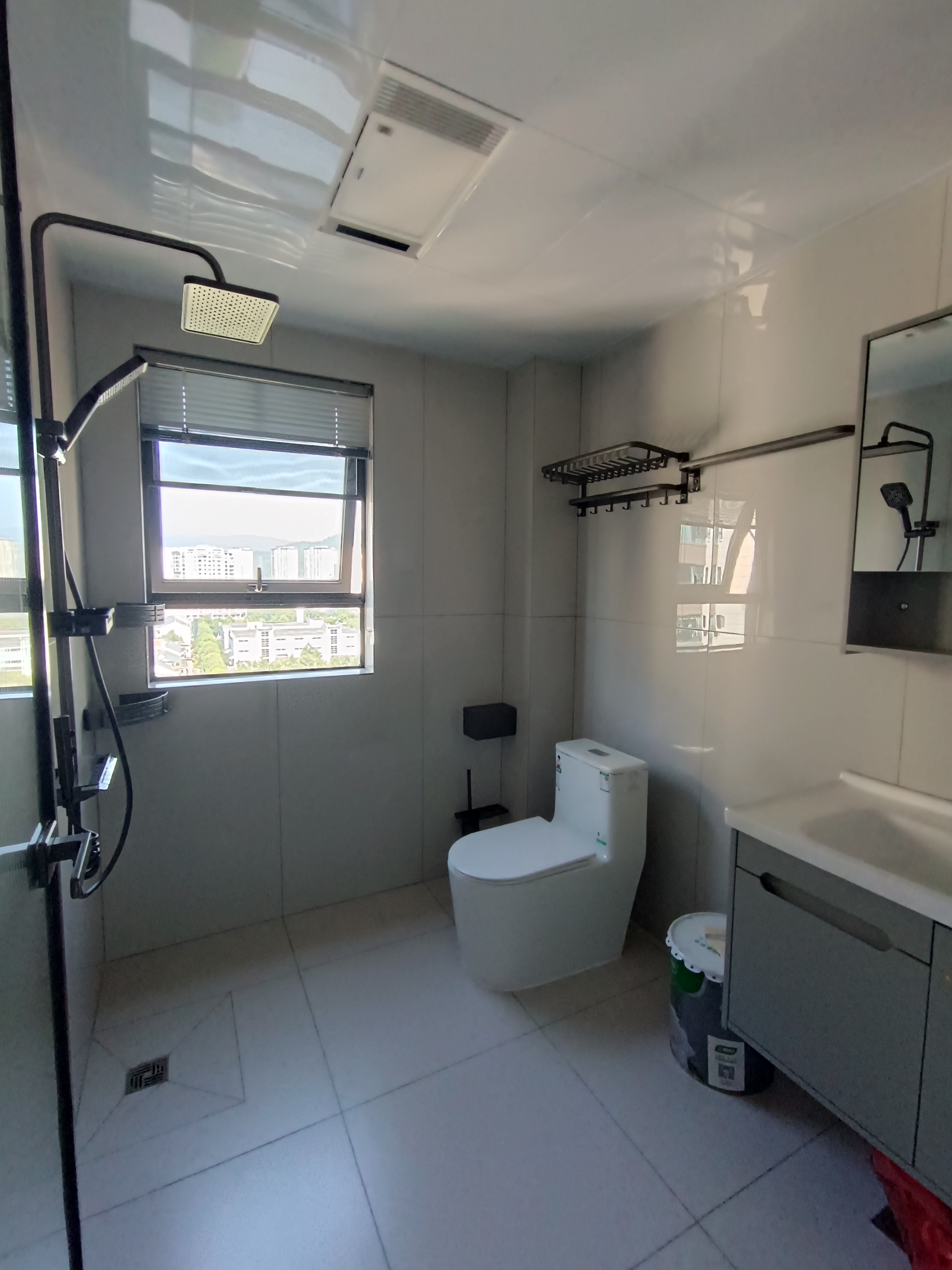 荣盛花语书苑 3室2厅2卫 2500.0元/月 荣盛花语书苑 3室2厅2卫 2500.0元/月室内图