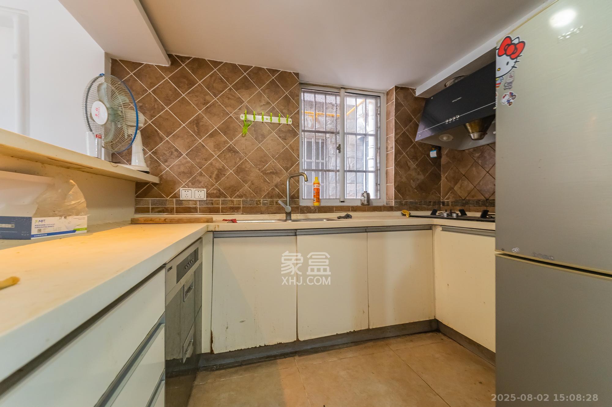 幸福里(幸福里一期) 4室2厅3卫 178.0万 幸福里(幸福里一期) 4室2厅3卫 178.0万厨房