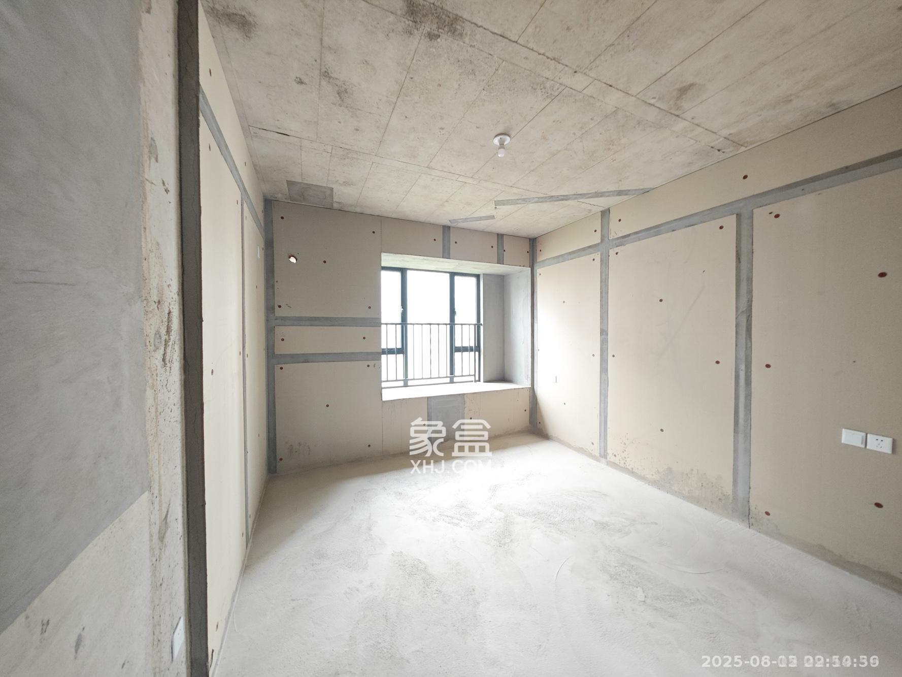 星发东宸花园 4室2厅2卫 95.0万 星发东宸花园 4室2厅2卫 95.0万卧室