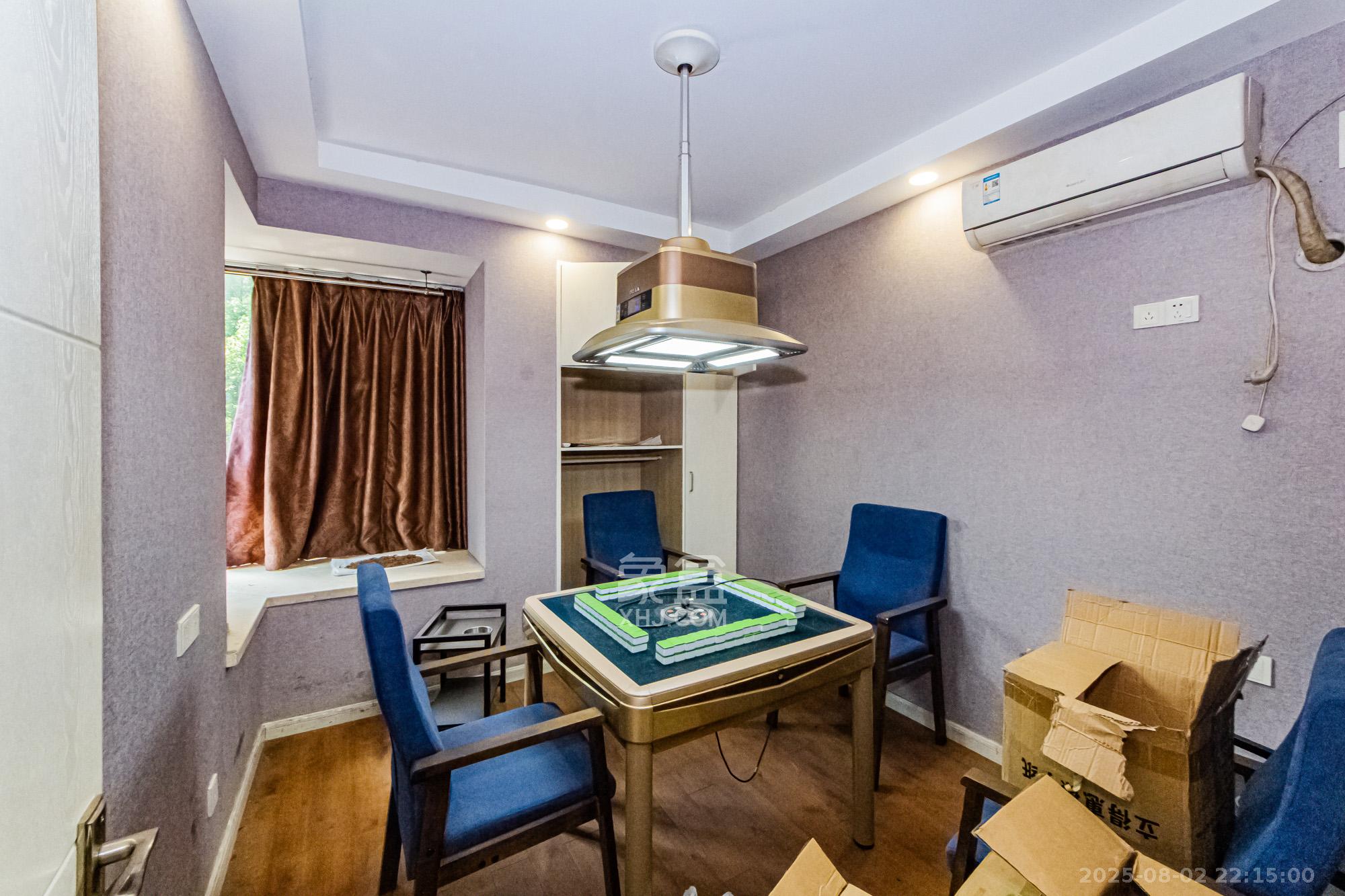 香江锦城  2室2厅1卫    95.0万 香江锦城  2室2厅1卫    95.0万卧室