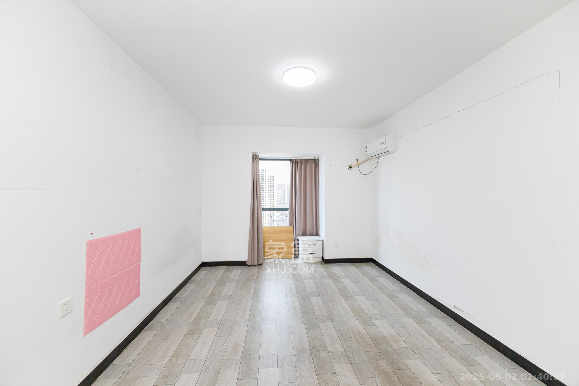 金湘苑(星澜之悦) 4室2厅2卫 98.0万 金湘苑(星澜之悦) 4室2厅2卫 98.0万卧室