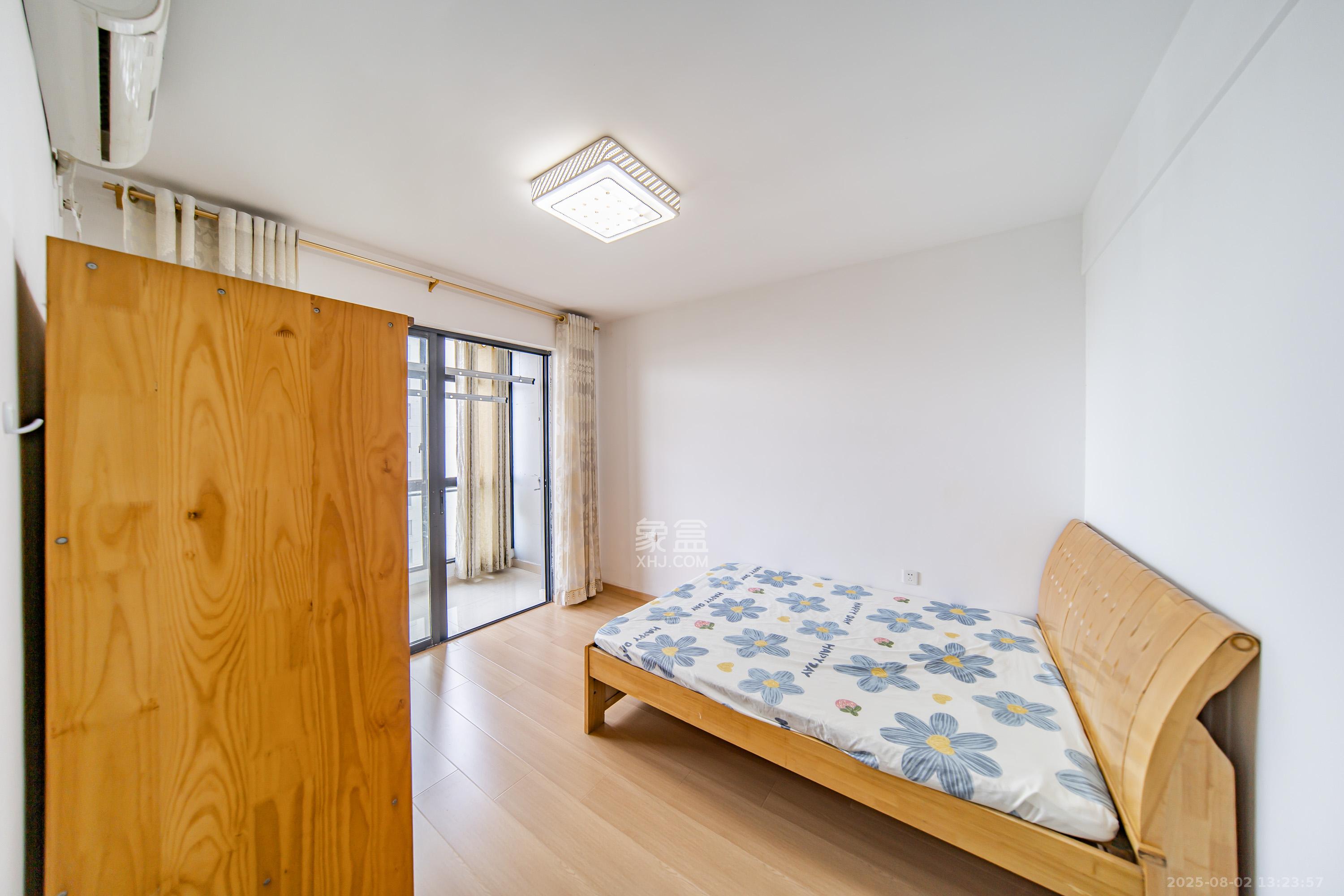 阳光100三期 4室2厅1卫 145.0万 阳光100三期 4室2厅1卫 145.0万卧室